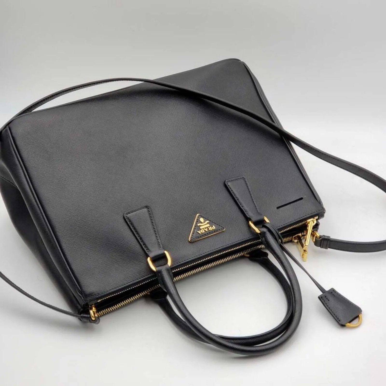 100% Authentic Prada Galleria Black Leather Shoulder Bag