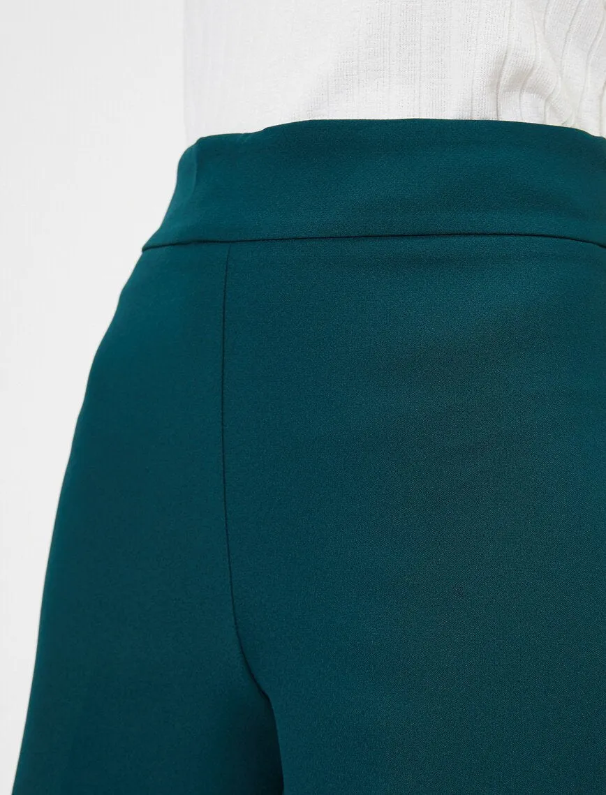 16342 Green Culotte Trousers