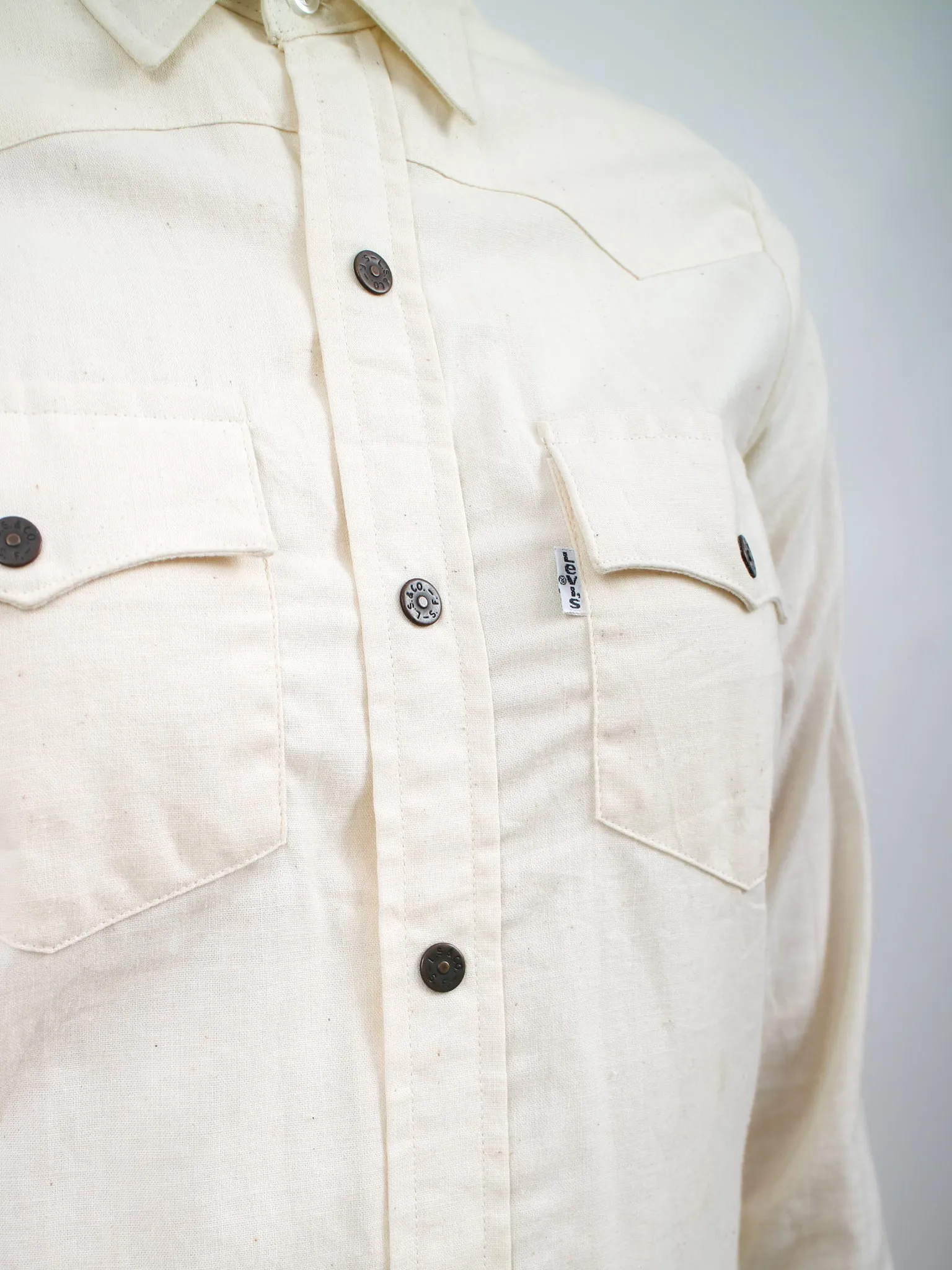 1970s White Cotton Snap Front Western Style Levi's Shirt orange tab