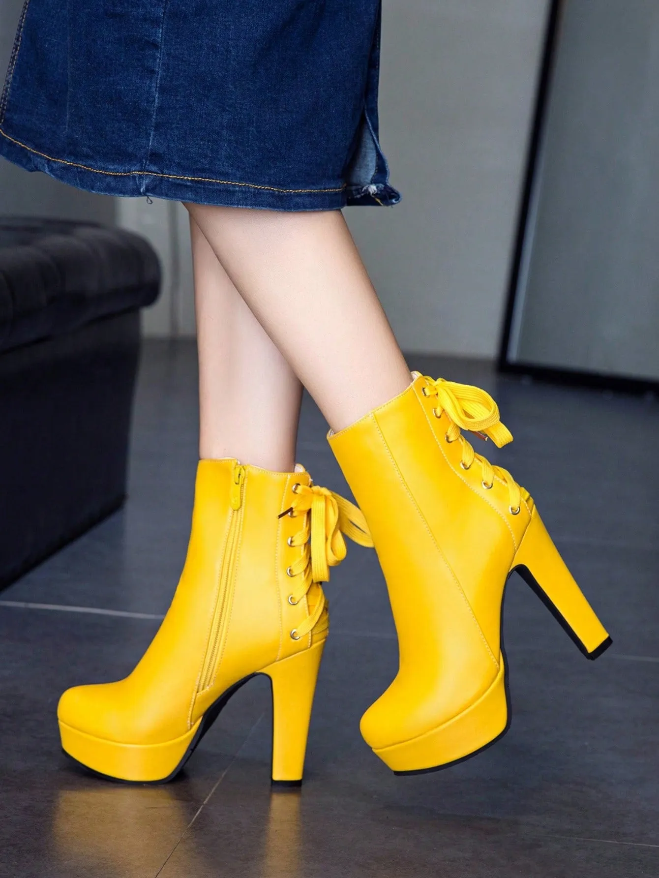 2024 European and American Style Platform Ankle Boots with Waterproof Platform