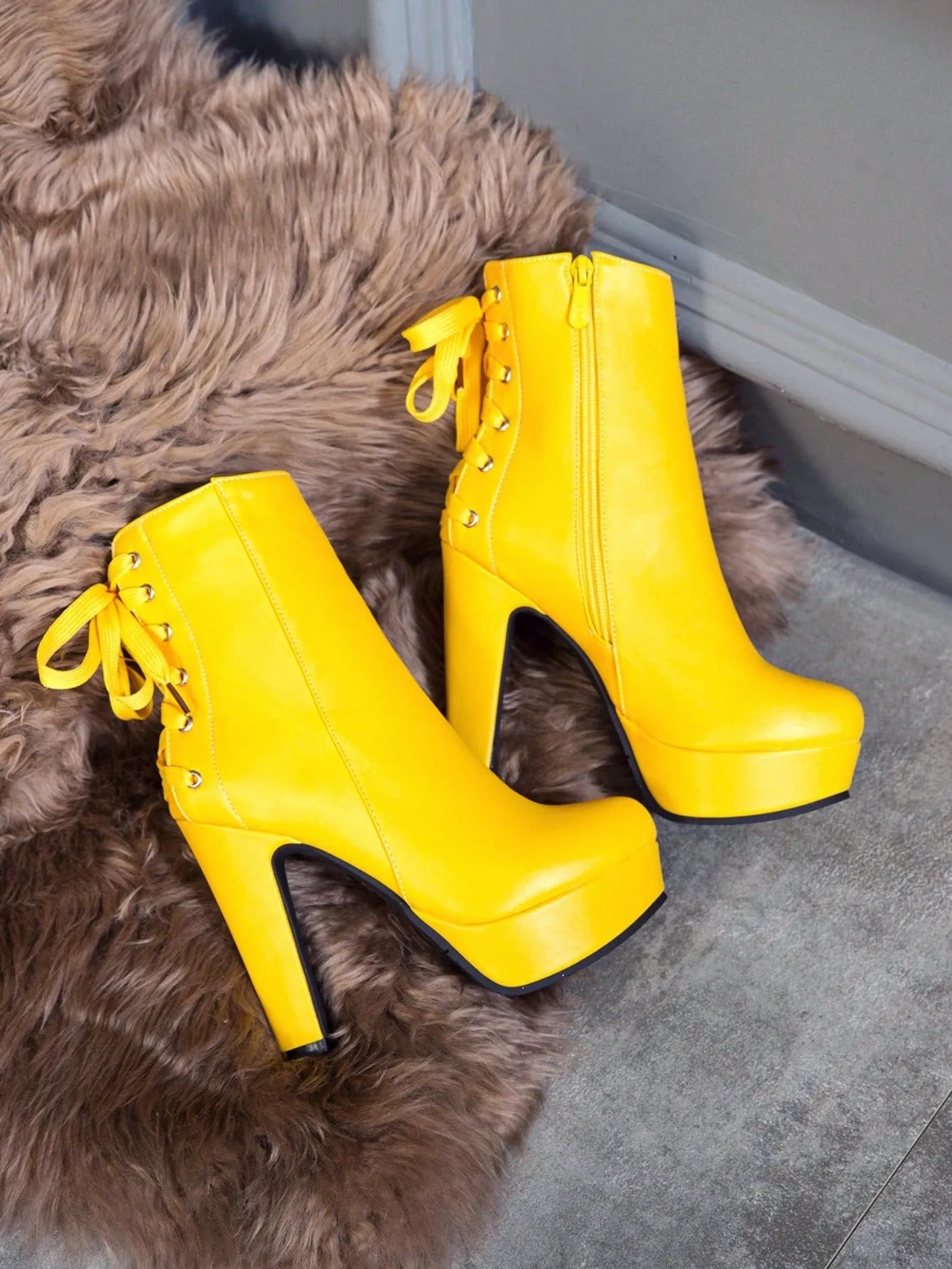 2024 European and American Style Platform Ankle Boots with Waterproof Platform