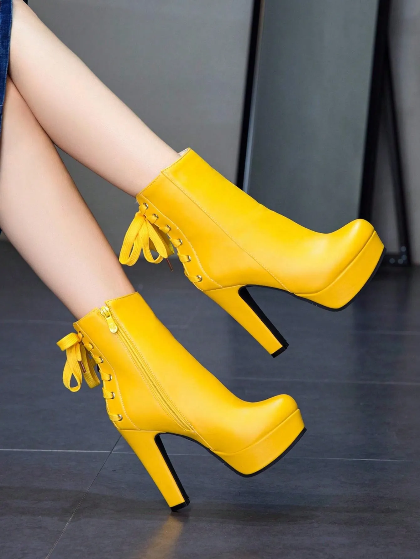 2024 European and American Style Platform Ankle Boots with Waterproof Platform