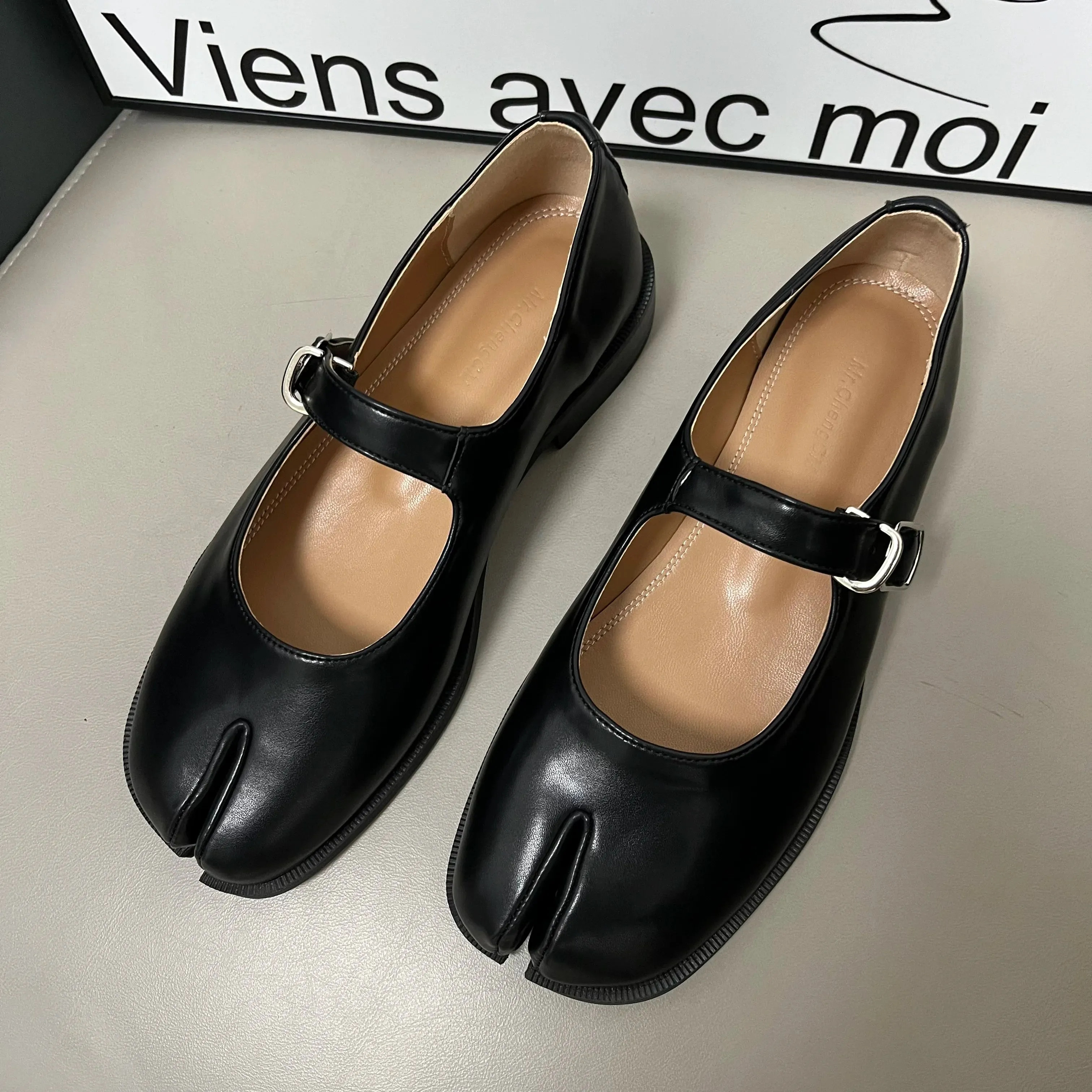 Aiertu Back  to school Flats Split Toe Shoes Plus Size 42 Loafer Brown Shoes Black Leather Women  Mary Janes