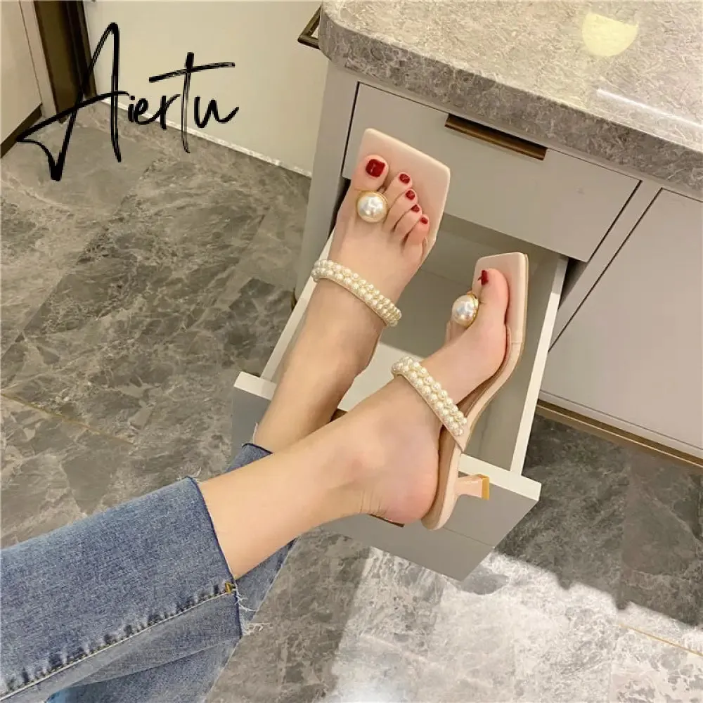 Aiertu Elegant Square Toe Woman Dress Shoes Fashion Low Heels Slippers Ladies New Design Pearl String Bead Strap Sandals