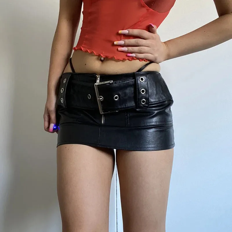 Aiertu Sexy Super Short Leather Skirt Punk Style PU Wide Belt Patchwork Low Rise Mini Skirts for Women Gothic y2k Aesthetic Chic