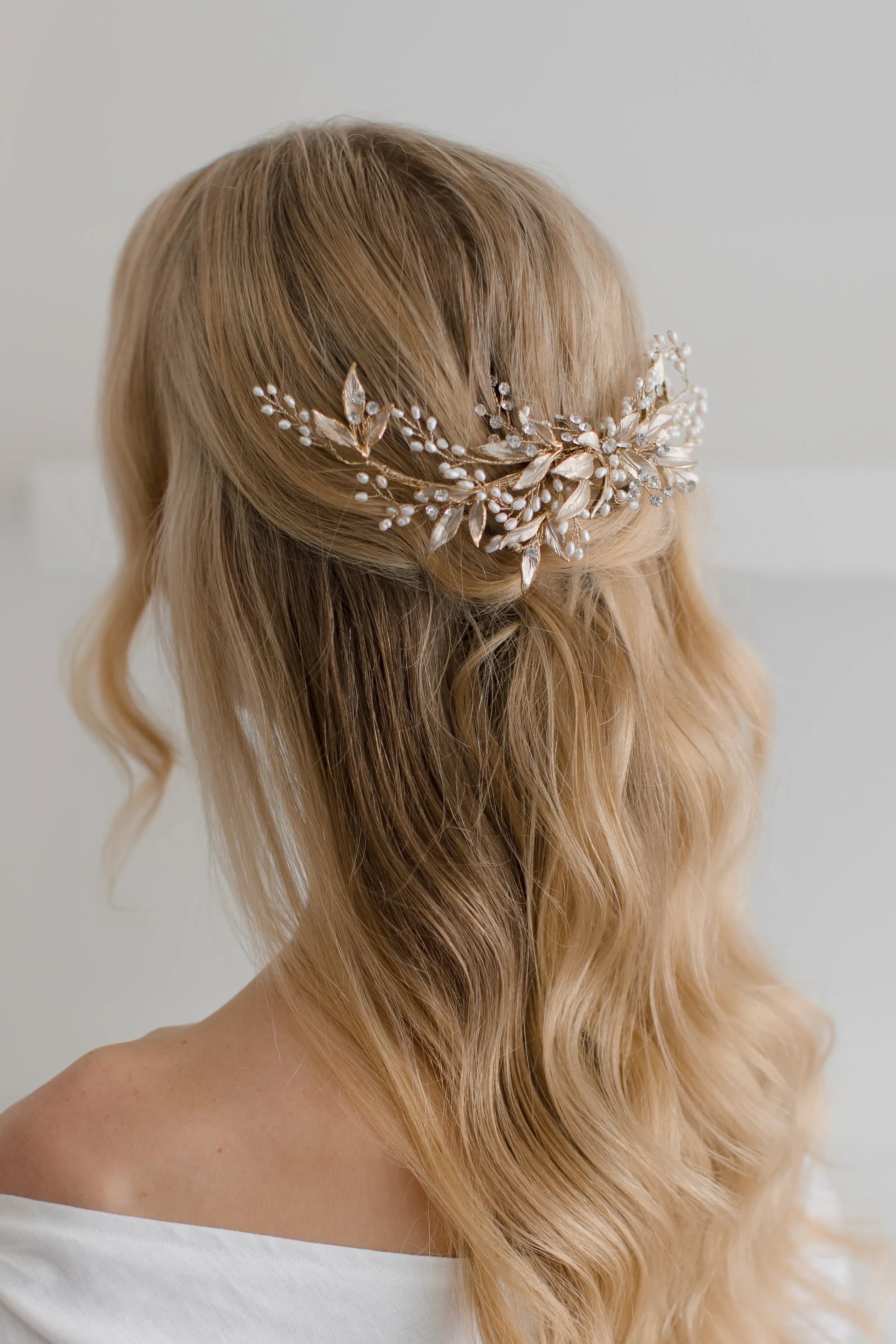 Amelia - Statement Leaf Crystal Pearl Bridal Comb