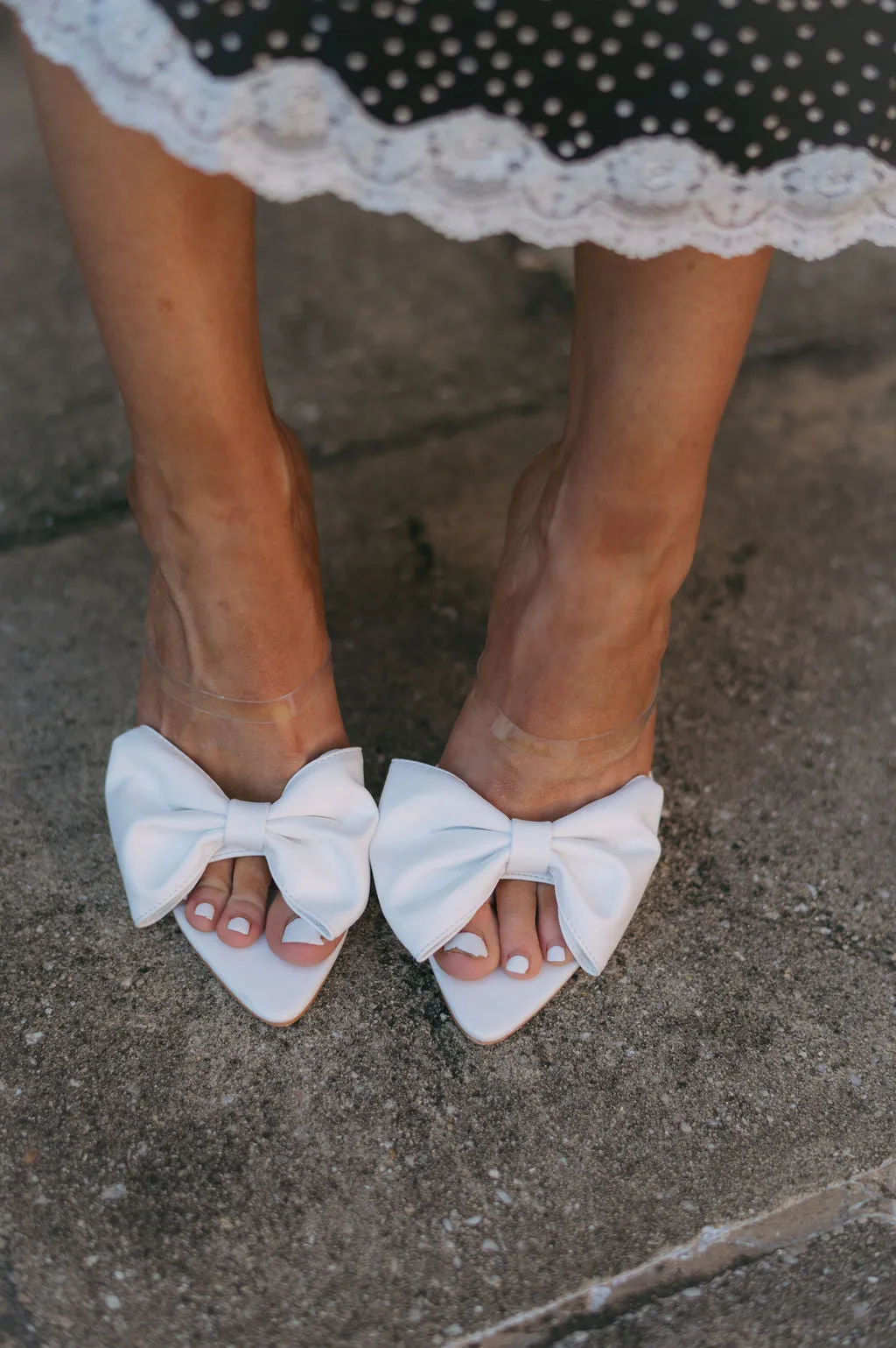 Amozae-Christal Bow Heel- White