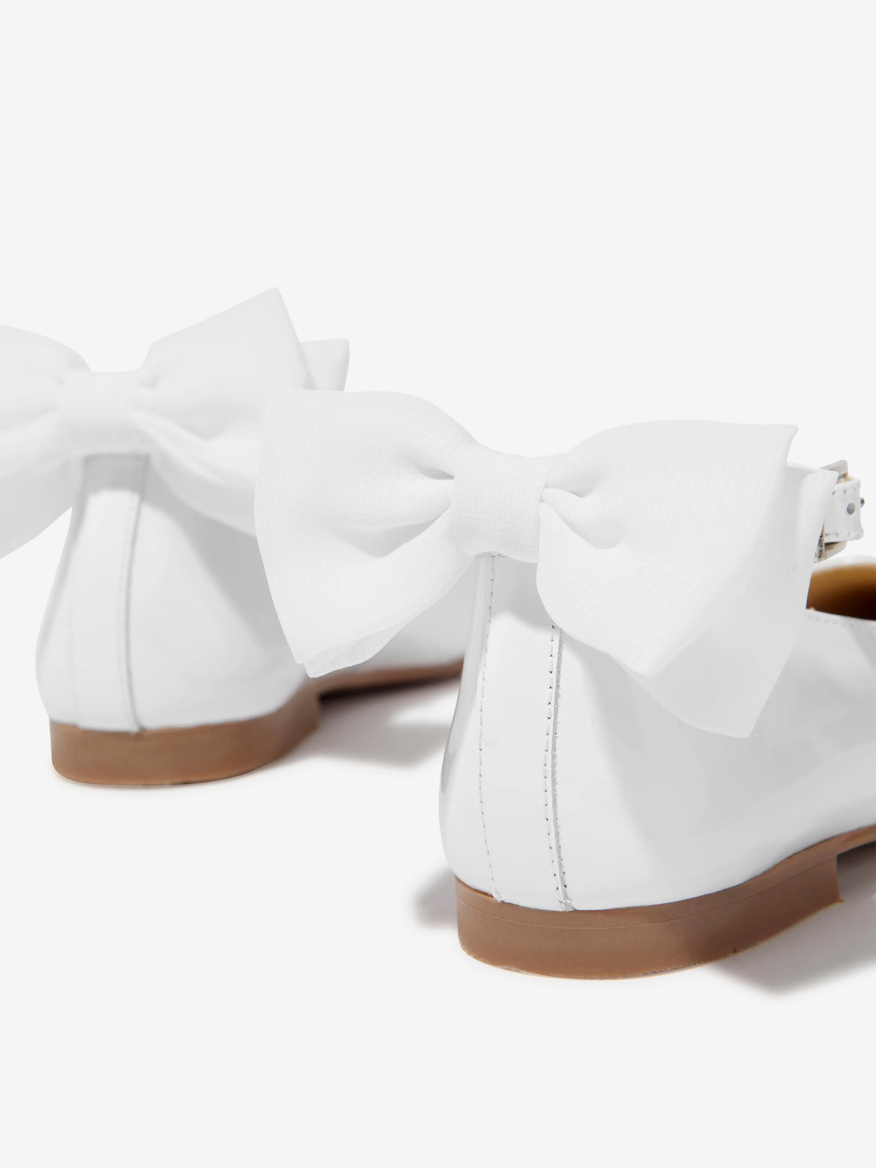 Andanines Girls Pumps With Removable Bow in White