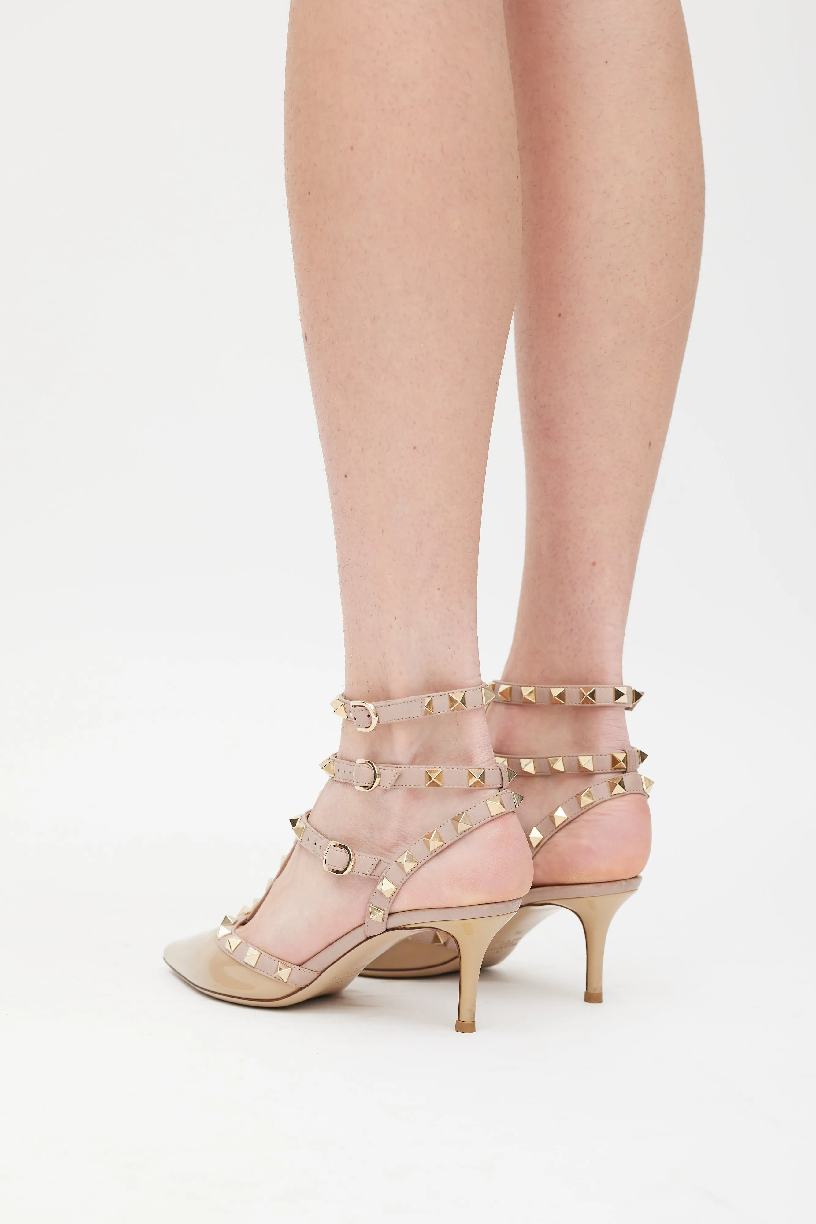 Beige Patent Leather Rockstud Heel