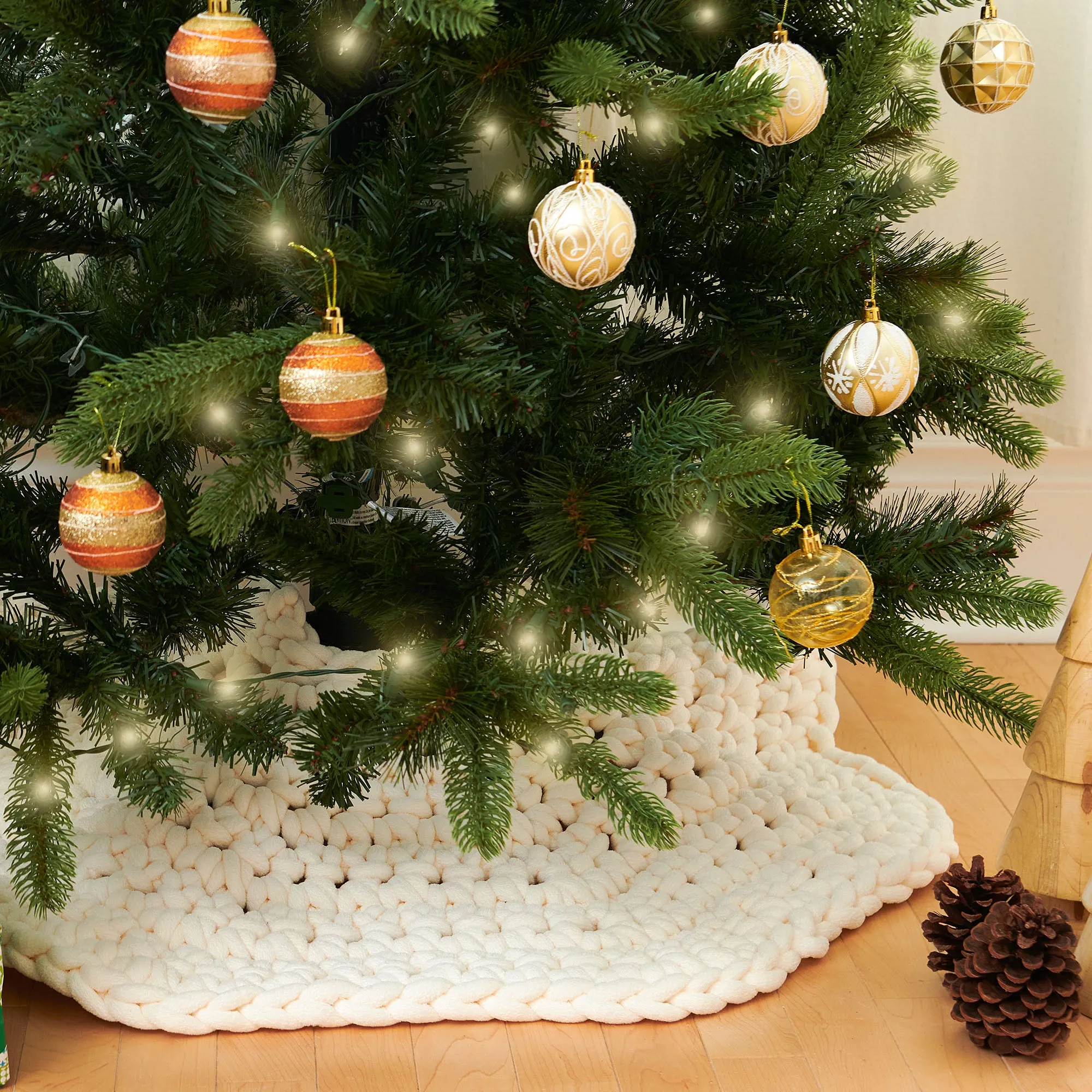 Bernat Finger Crochet Fallen Snow Tree Skirt