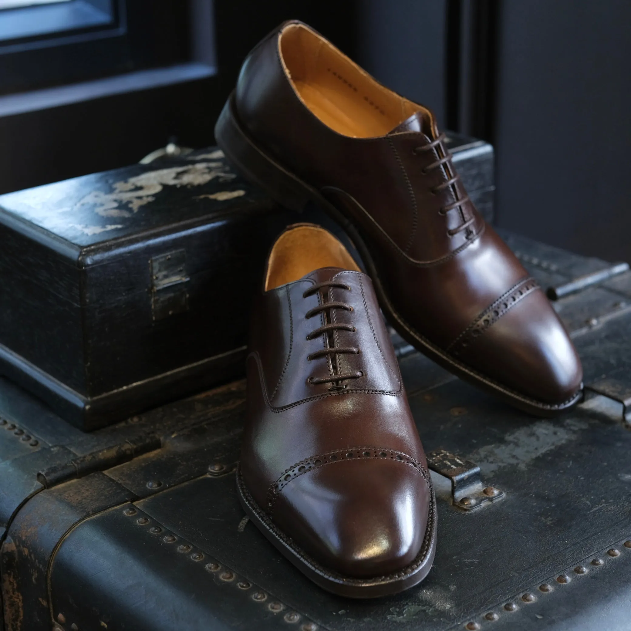 Berwick1707 Punched Cap Toe Oxford (Chiseled Toe)