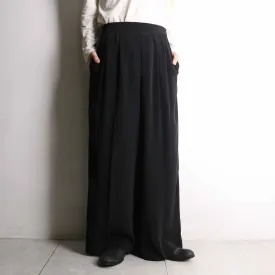 black 2-tuck easy wide slacks