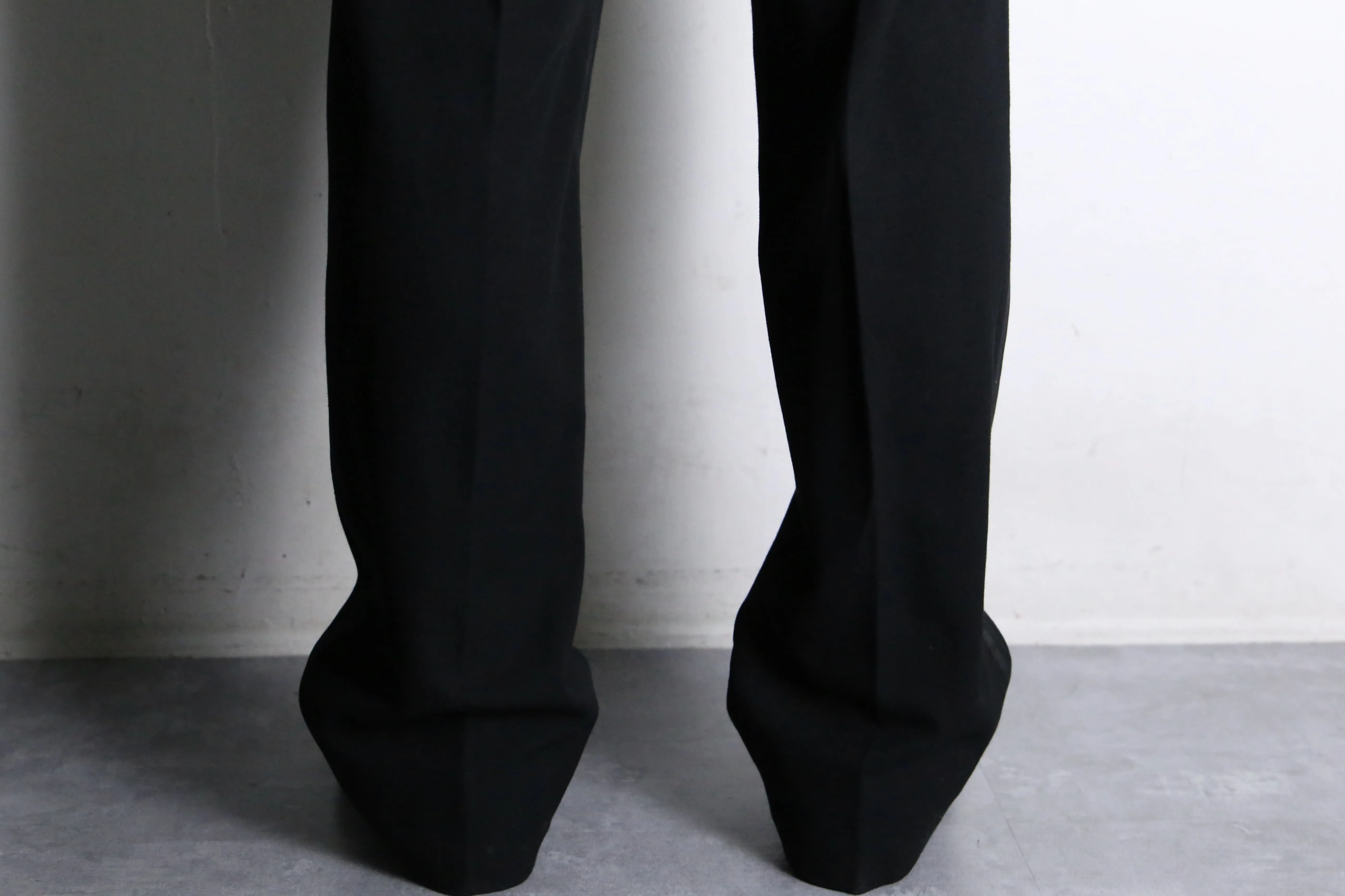 black color line design slacks