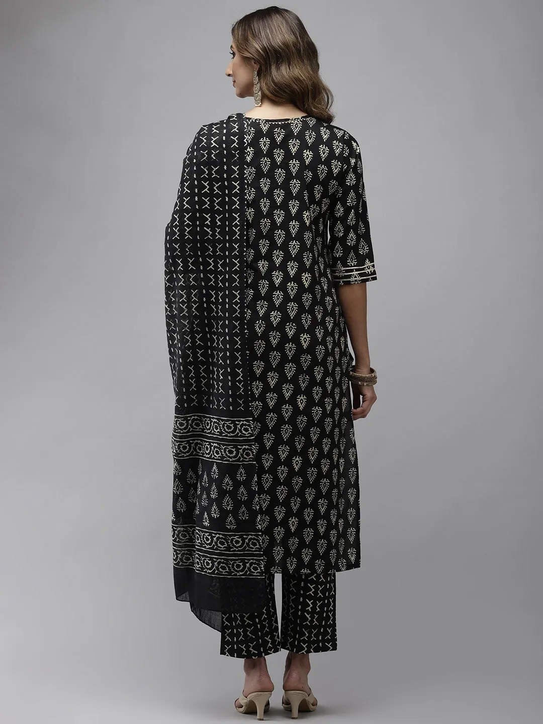 Black Ethnic Motifs Printed Straight Shape Dupatta Set