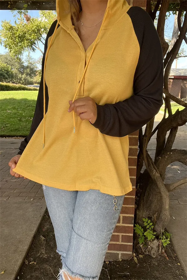 BQ15467 Block yellow&black color knitted fabric hoodie w/string&buttons long sleeve women tops