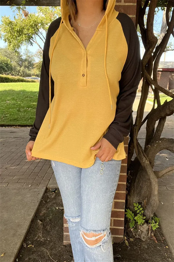 BQ15467 Block yellow&black color knitted fabric hoodie w/string&buttons long sleeve women tops