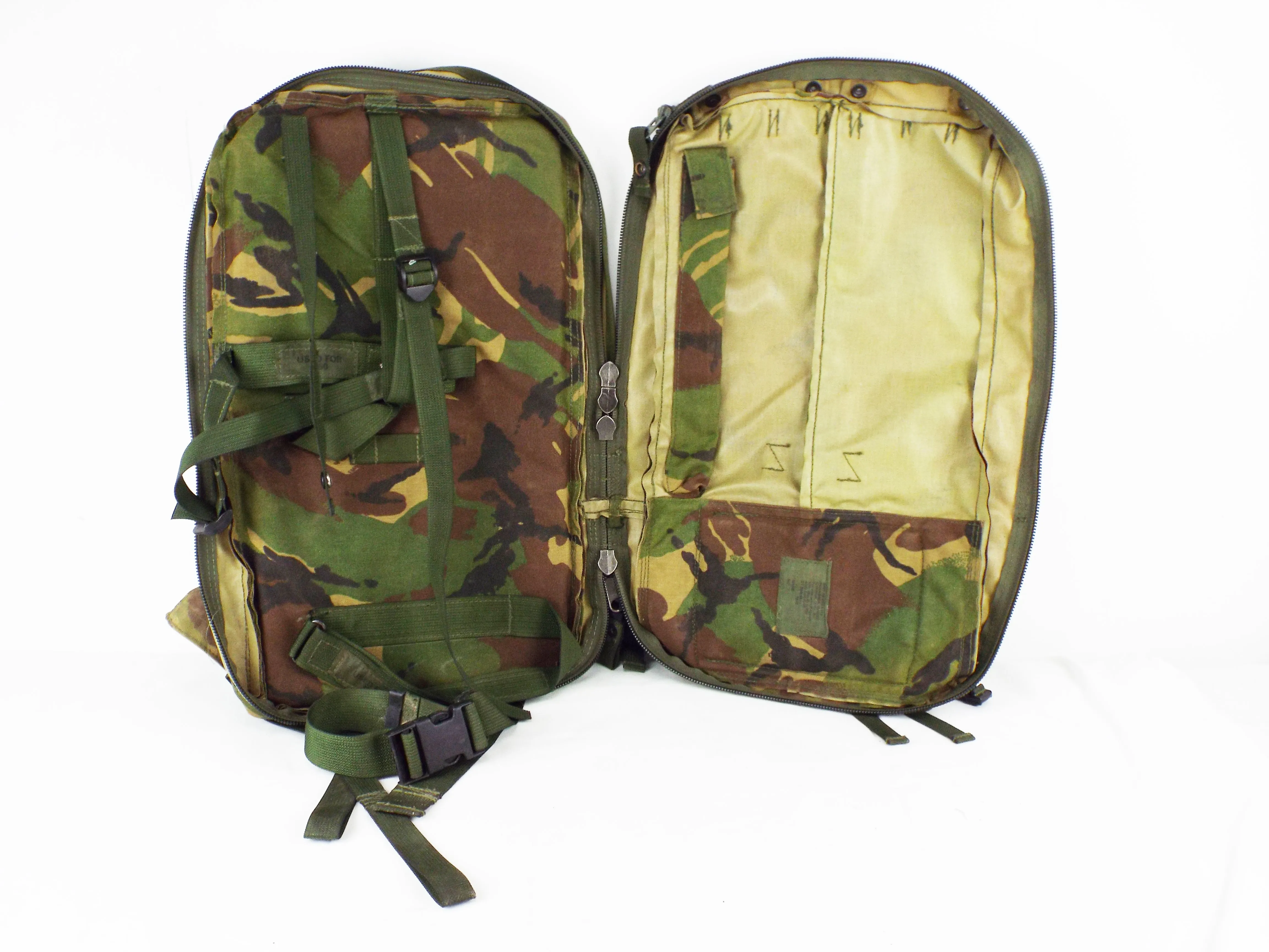 British Army - Woodland DPM - radio back pack - IRR Cougar