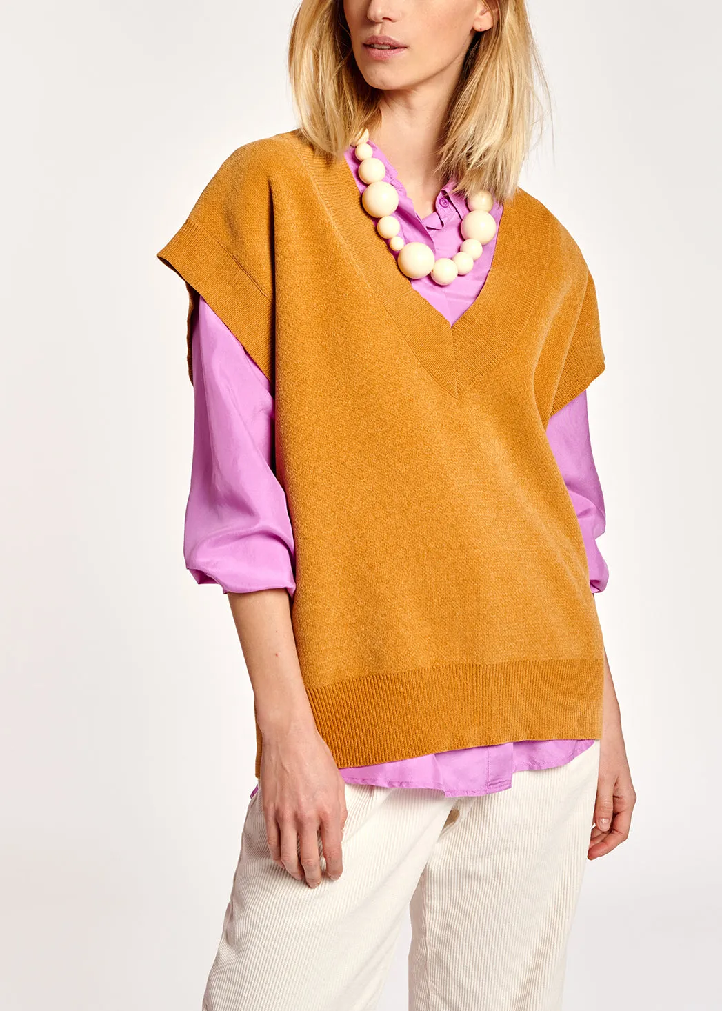 Camel sleeveless knitted vest