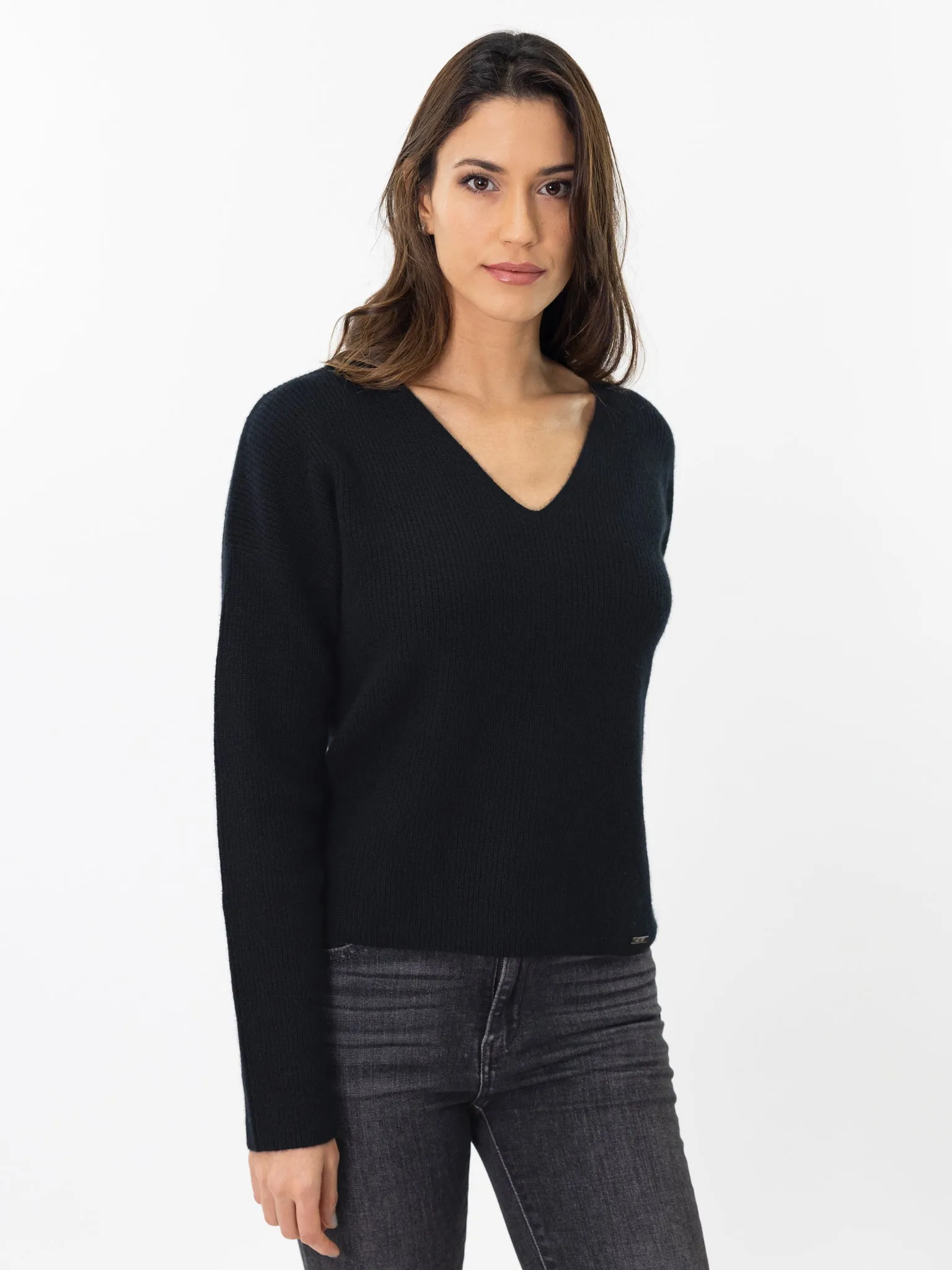 CANGGU V NECK SWEATER