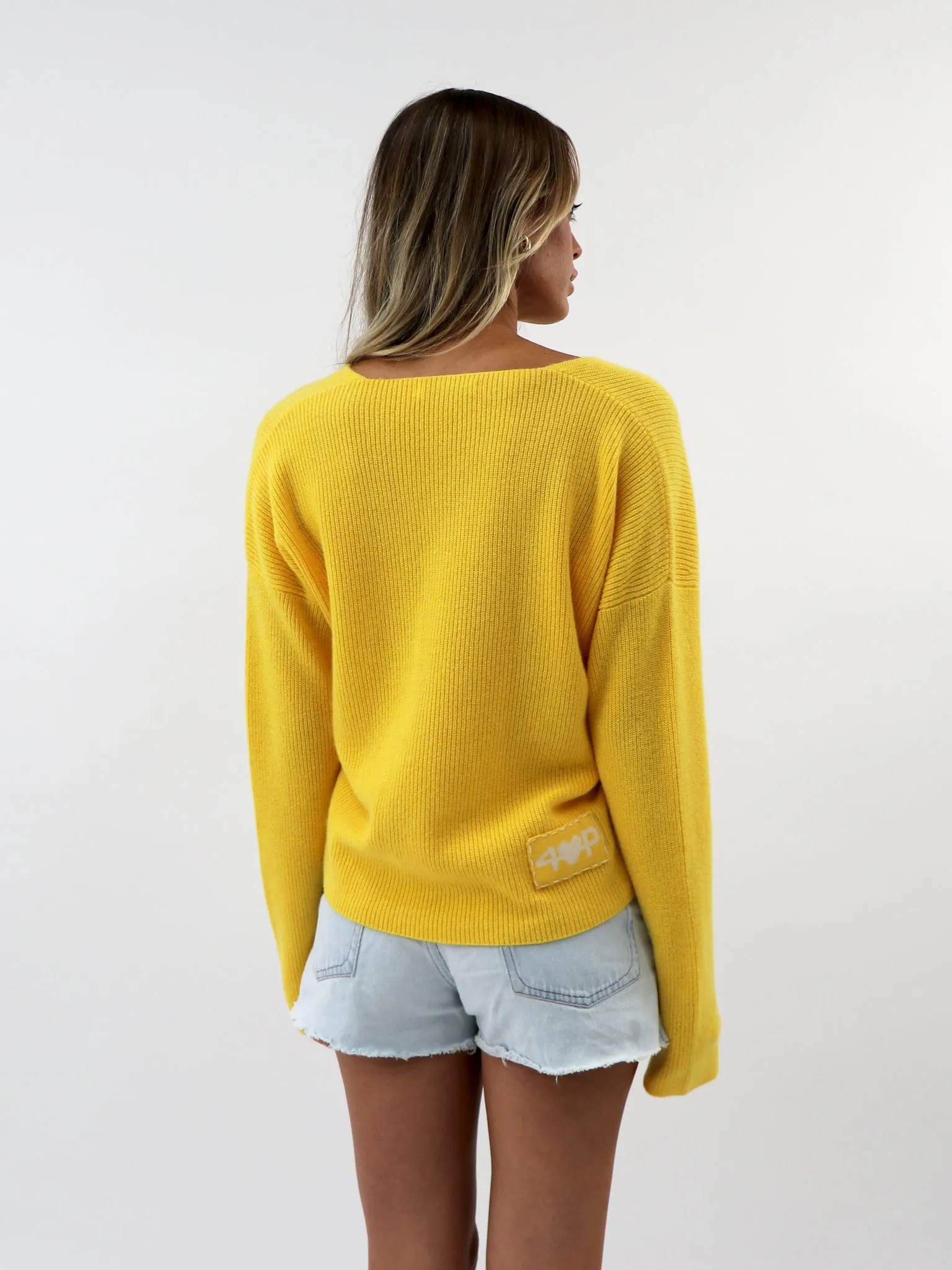 CANGGU V NECK SWEATER