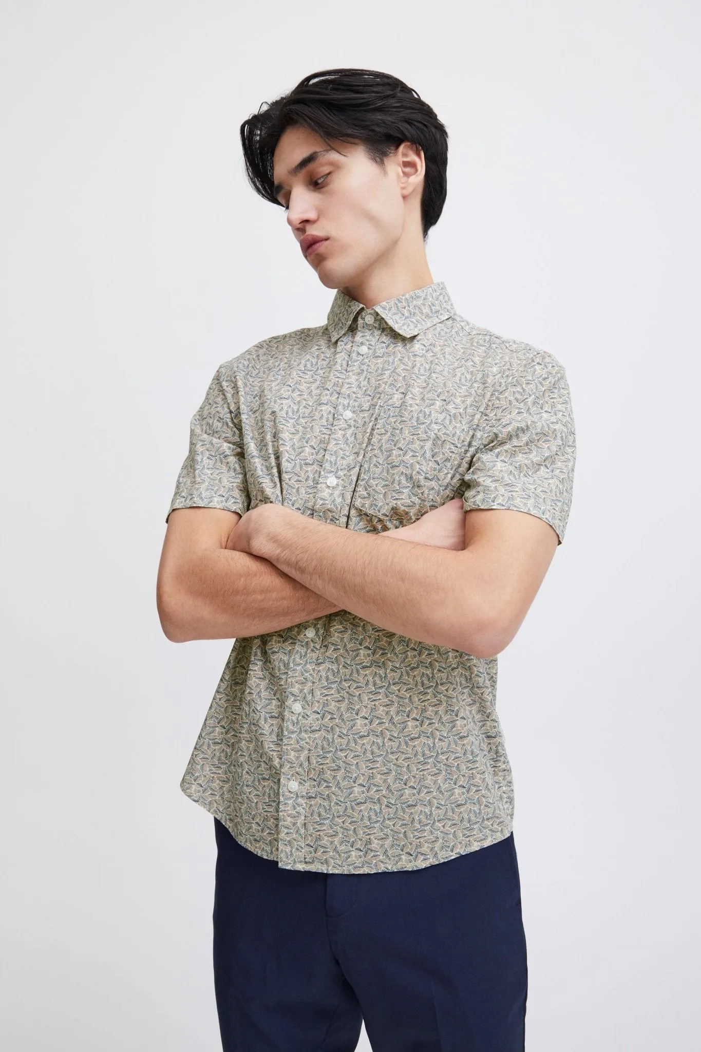 CASUAL FRIDAY - CFAnton SS AOP Leaves shirt - 20505069