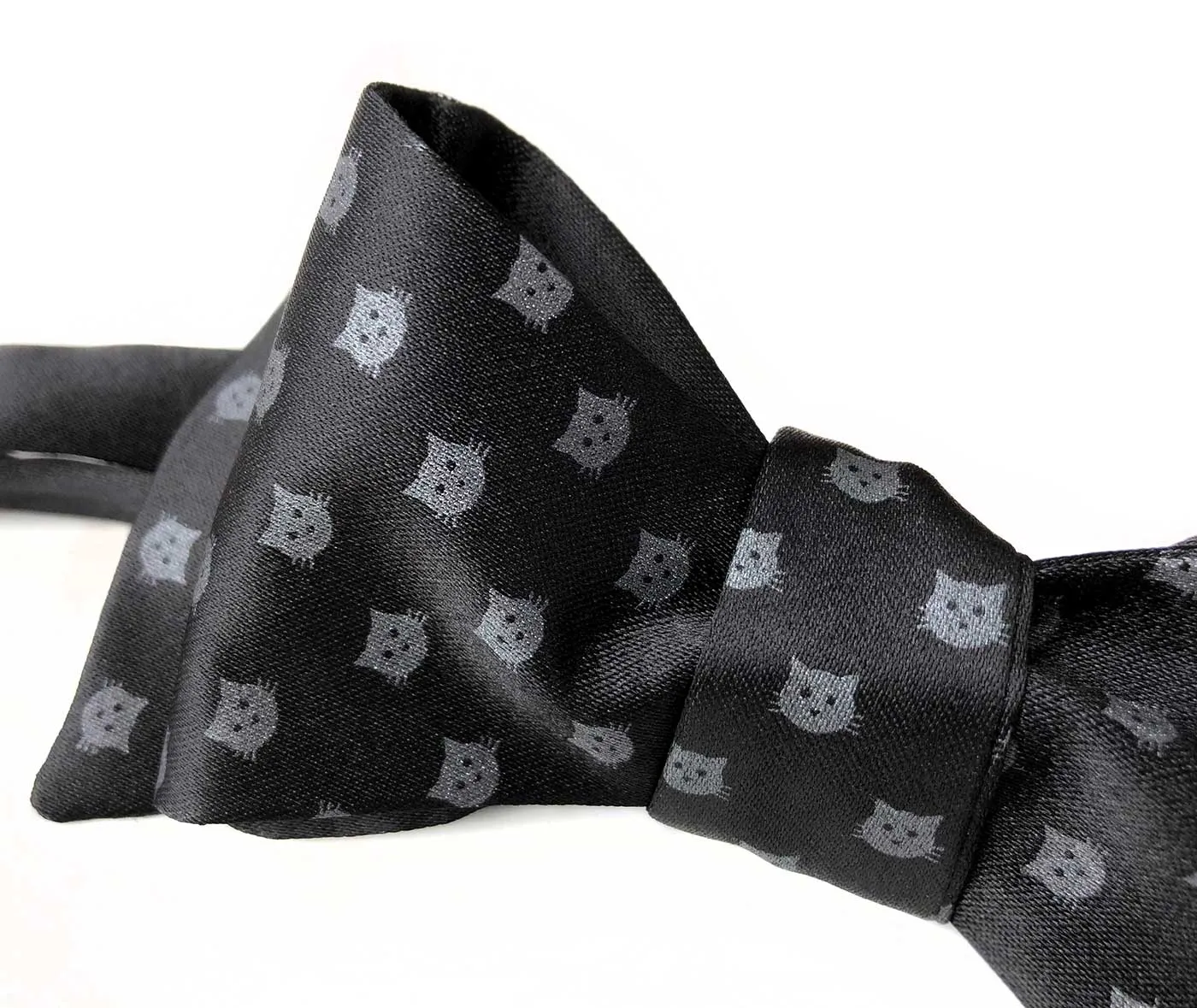 Cat Face Bow Tie, Repeating Cat Dot Print