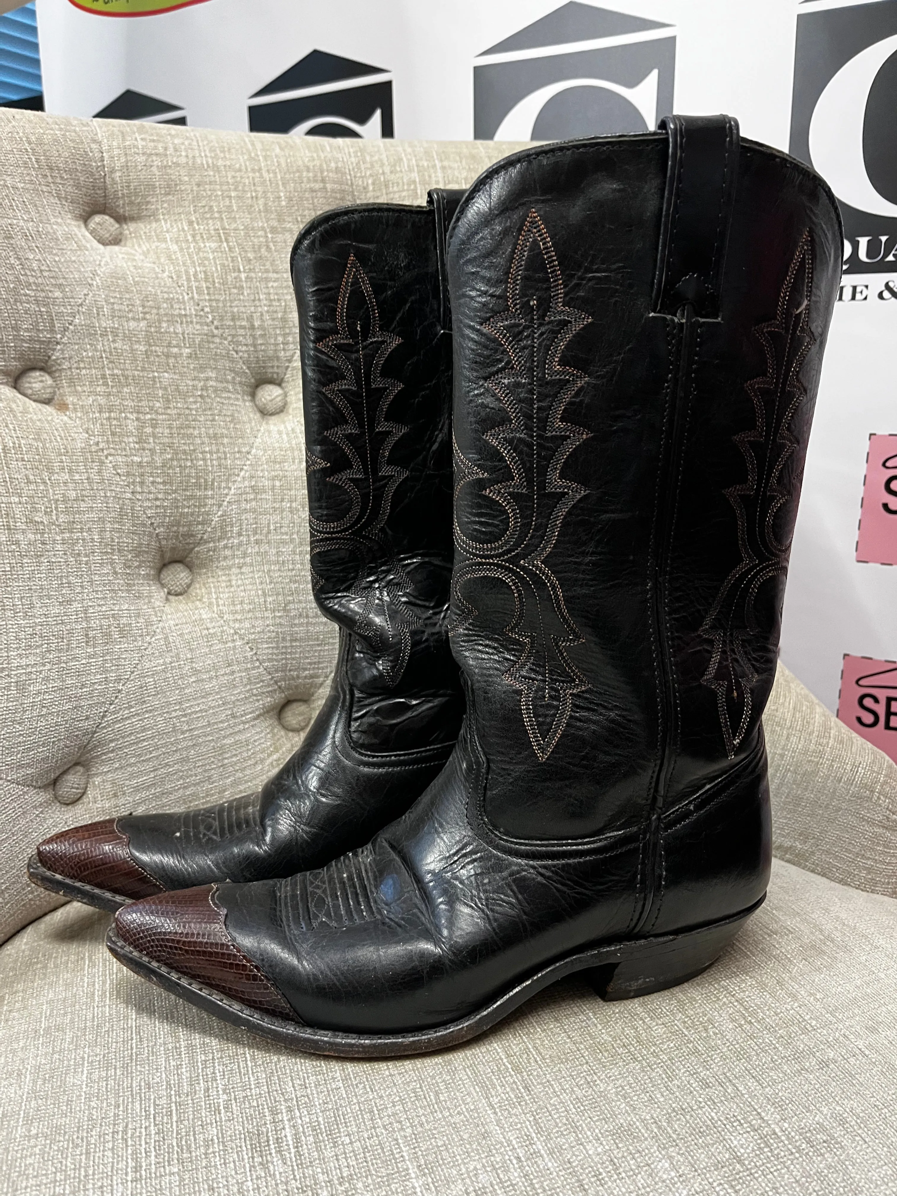 Code West Cowboy Boots (Size 8)