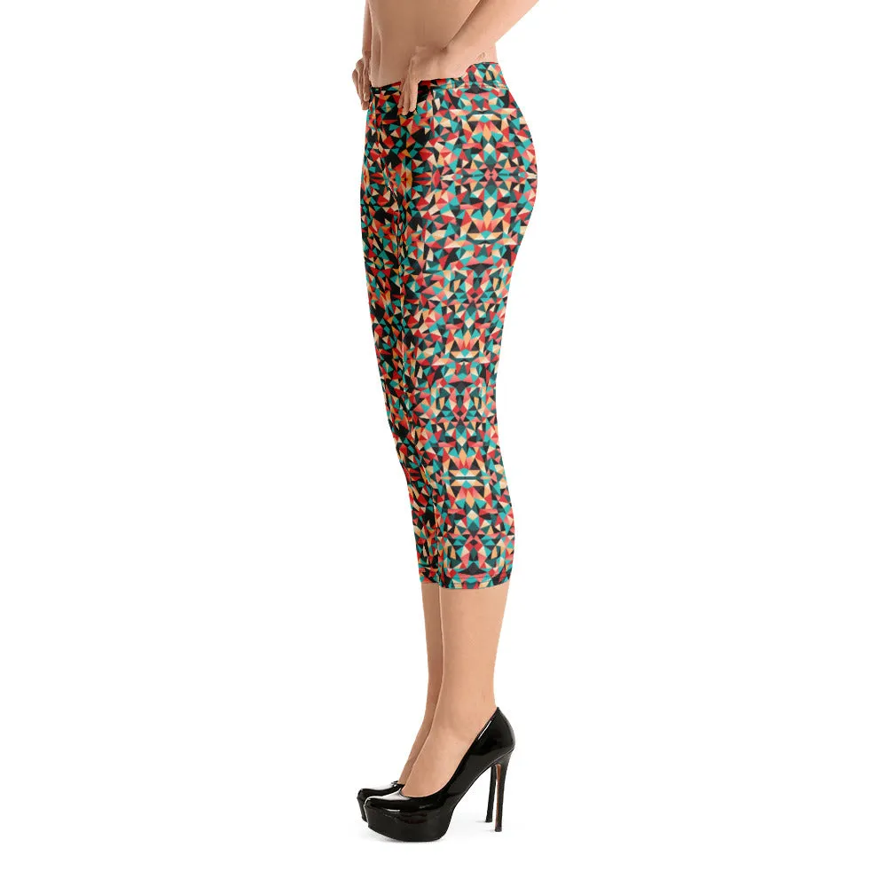 Colorful Red Geometric Capri Leggings, Designer Colorful Women's Leggings-Made in USA/EU/MX