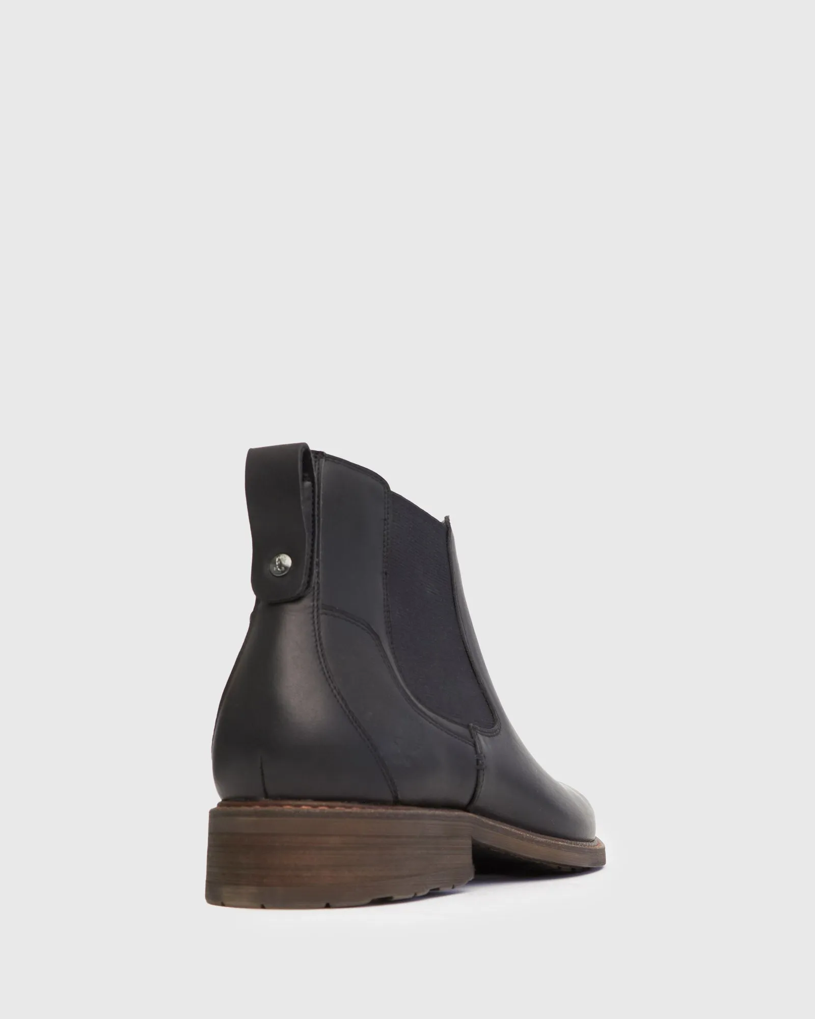 CORTINA Pull-on Leather Chelsea Boots