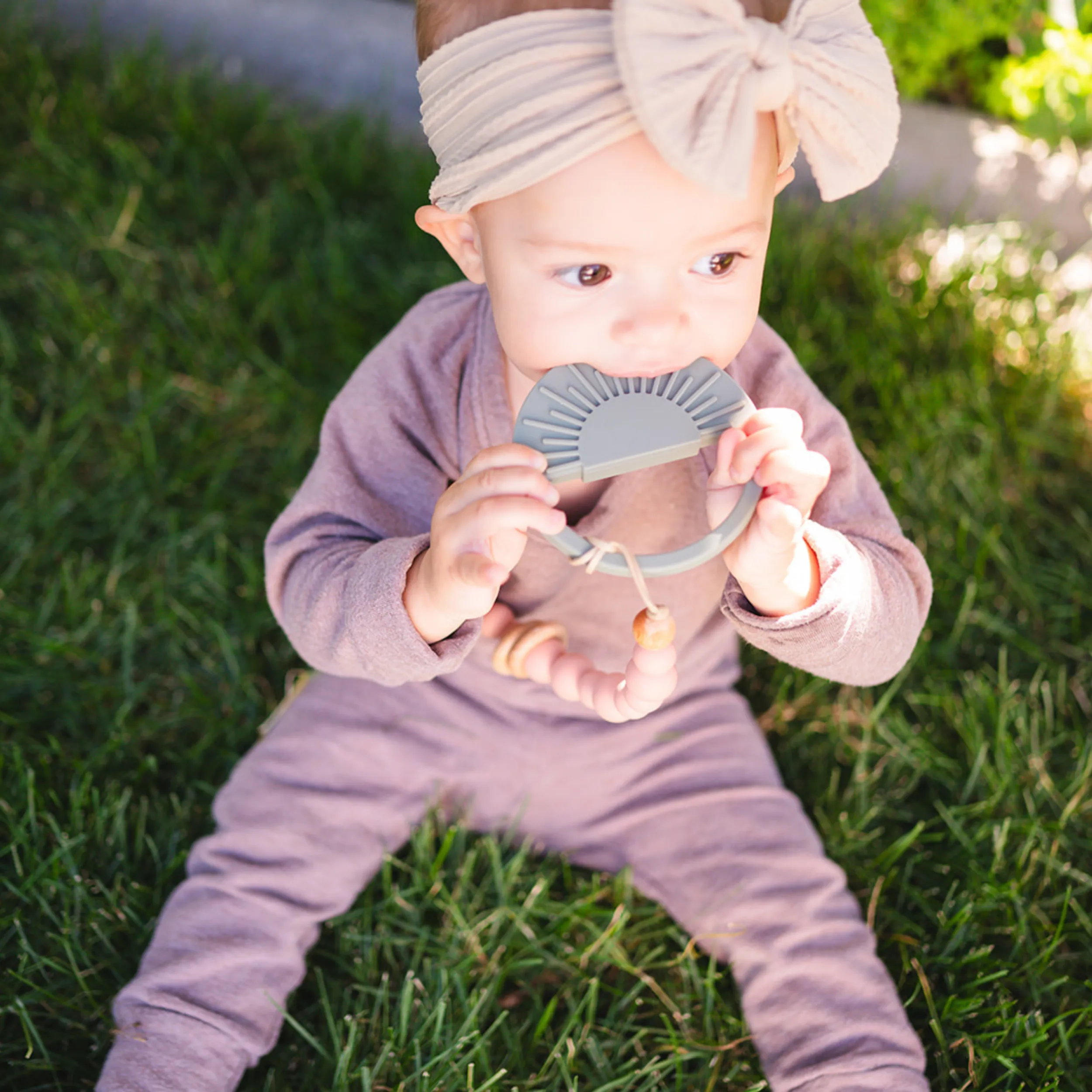 Cream Sunburst Teething Toy