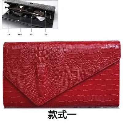 CrocoLuxe 3D Chain Shoulder Bag Clutch