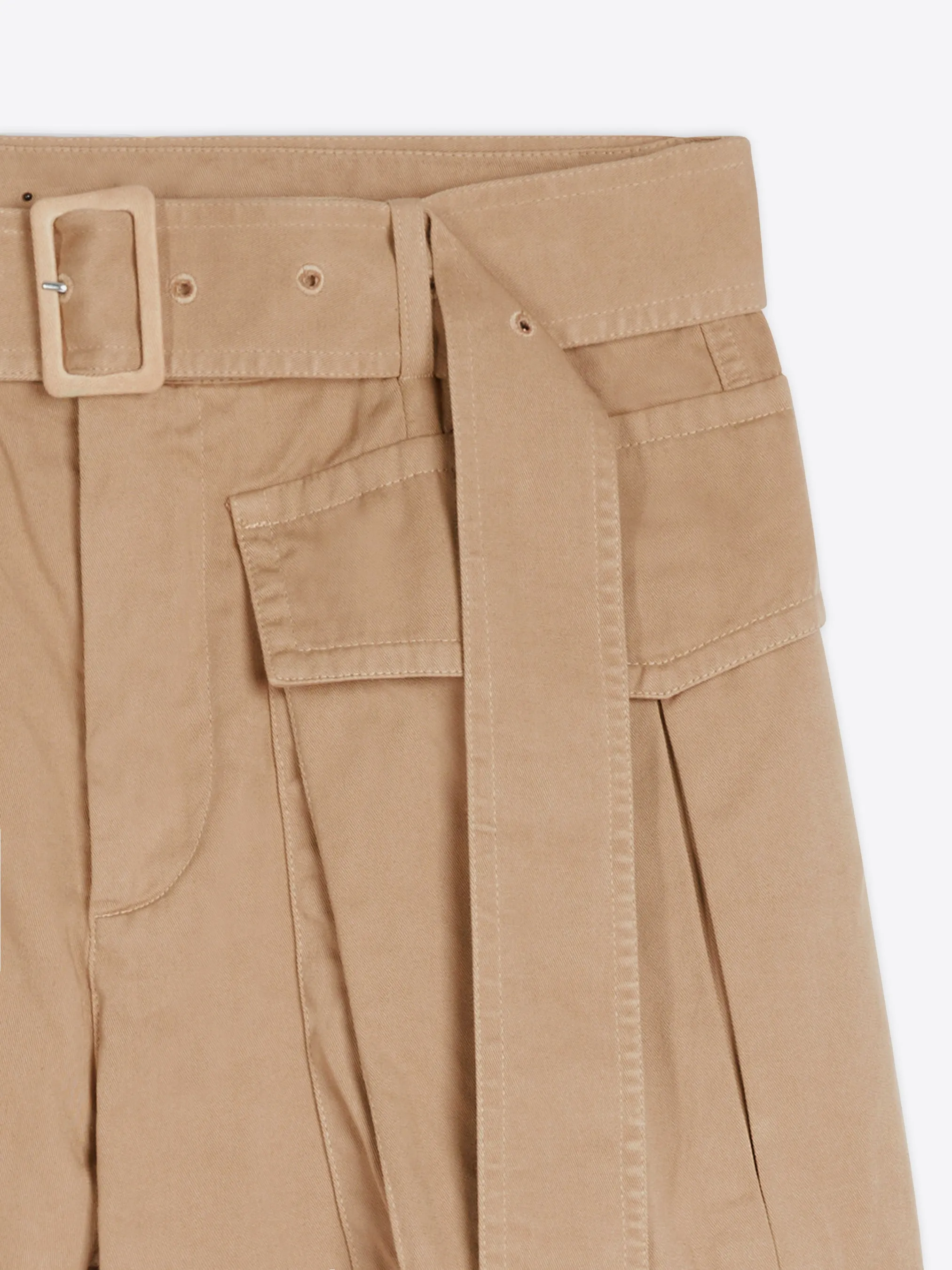 Cropped cargo shorts