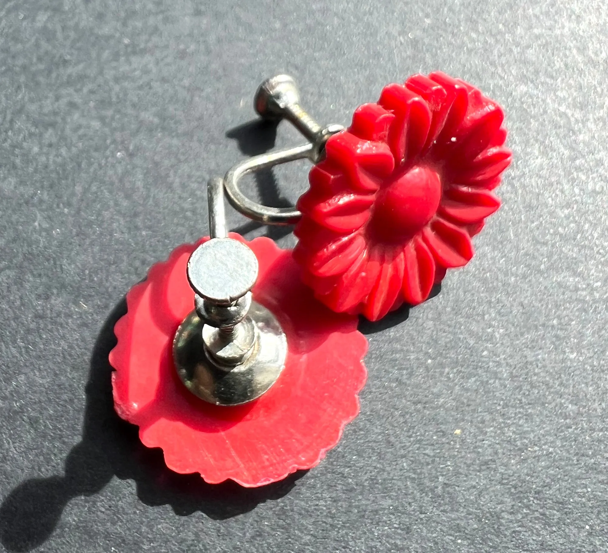 Delightful Little 1940s Flower Clip-on Earrings - 1.8cm wide.