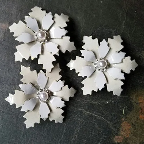 Distressed Primitive Snowflake Brooch