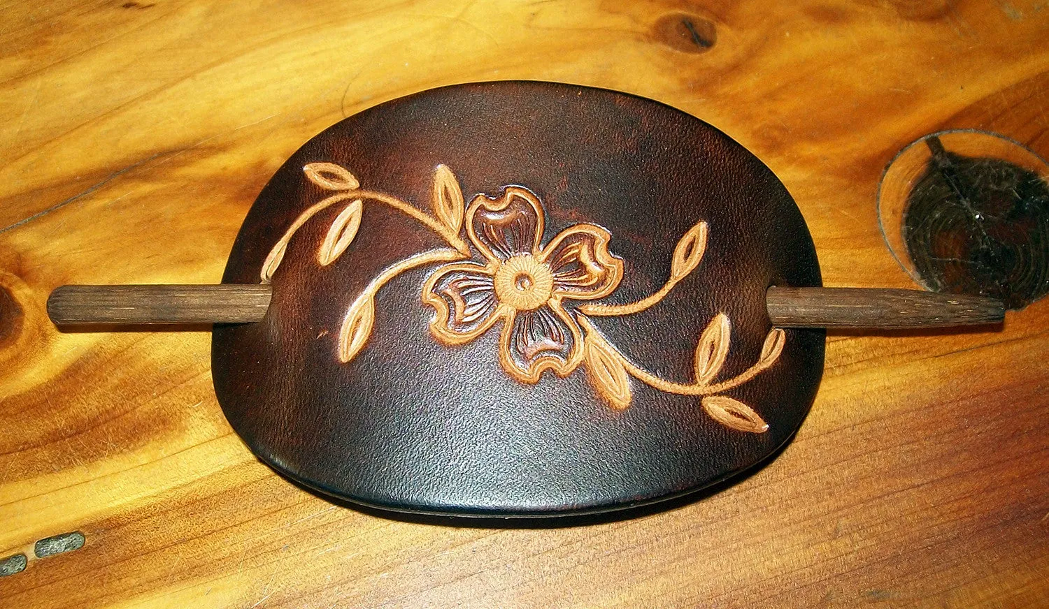 Dogwood Flower Retro Leather Barrettes | Medium