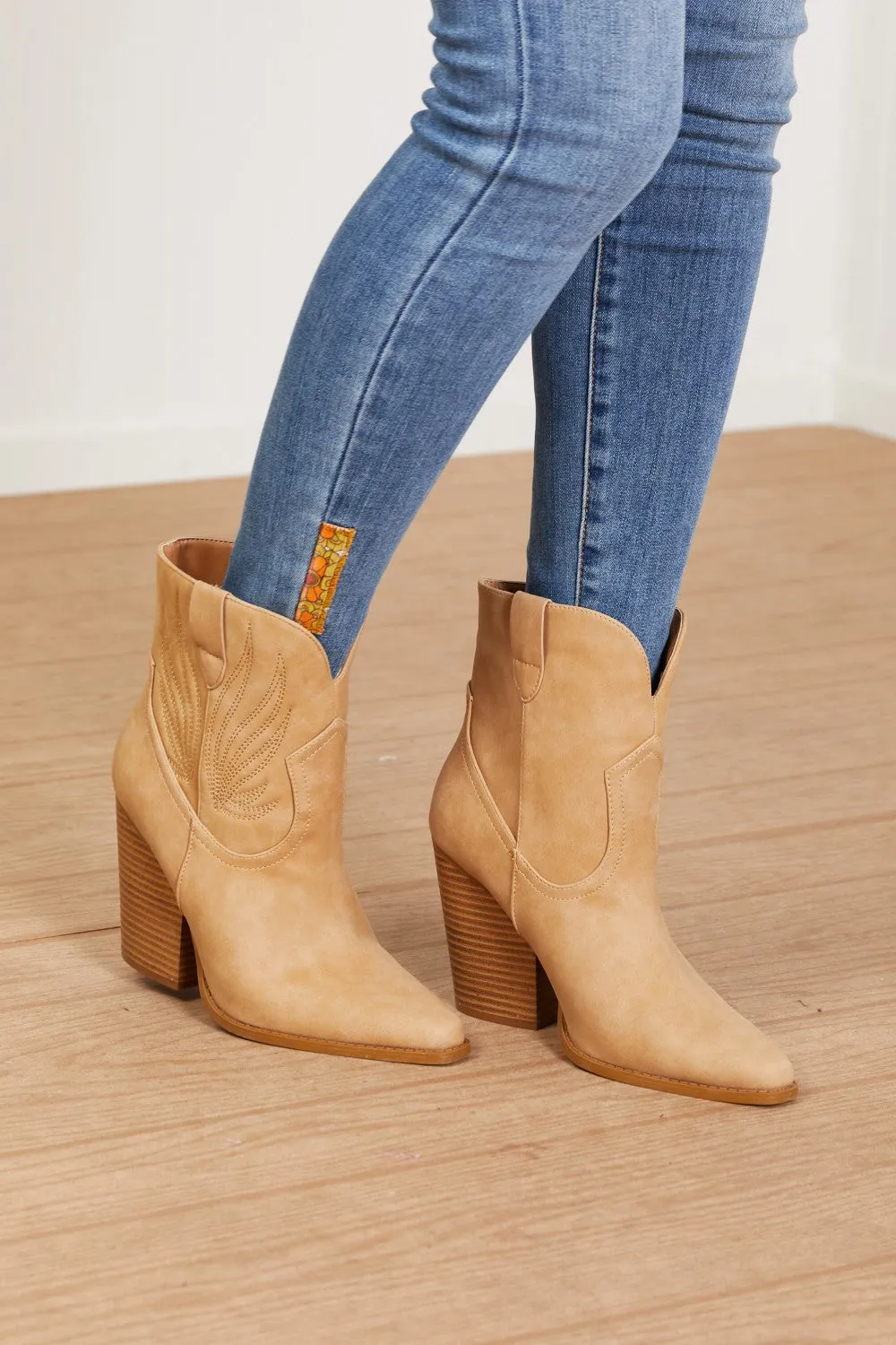 East Lion Corp Lasso My Heart Cowboy Booties