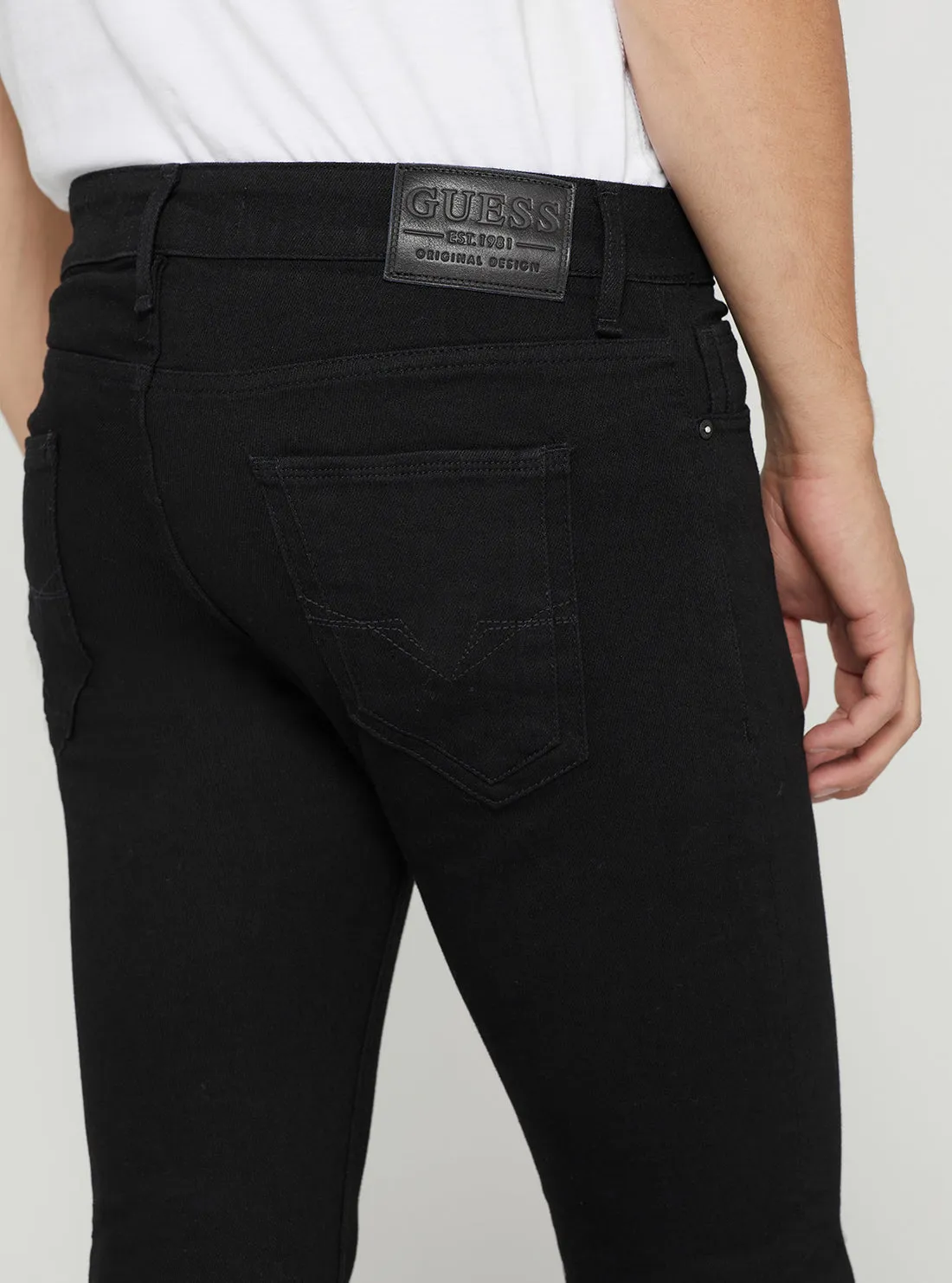 Eco Low-Rise Skinny Miami Denim Jeans in Carry Black Wash