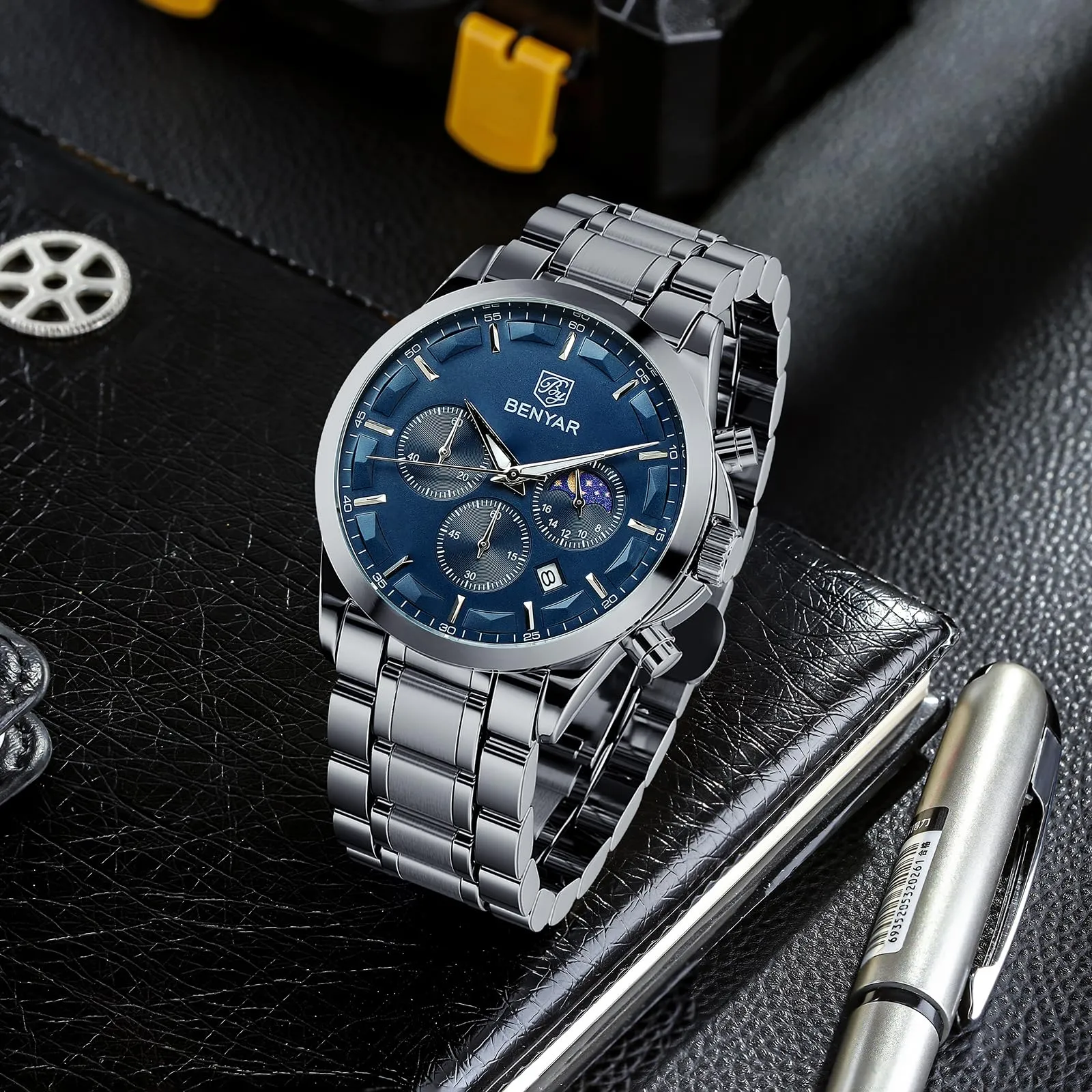 Elegant Men's Stainless Steel Analog Quartz Chronograph Watch