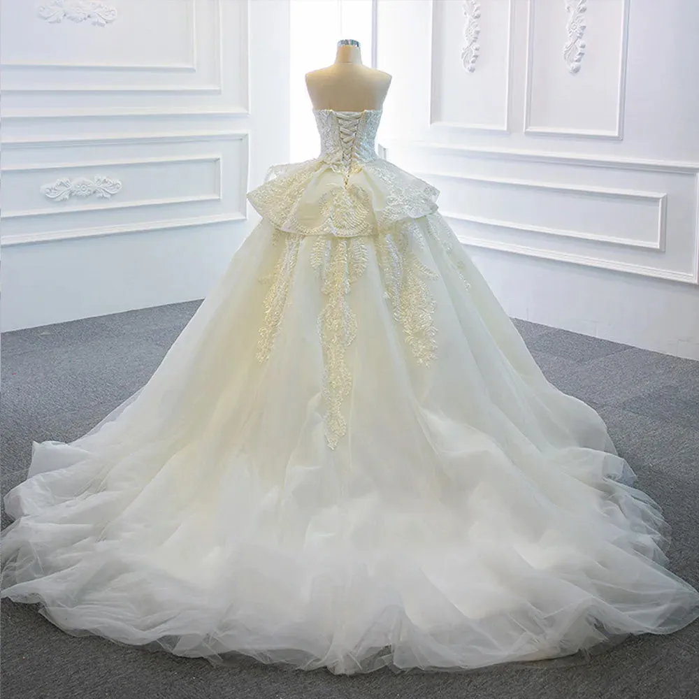 Elegant Sleeveless Ball Gown Wedding Dress Sweetheart Neck Gorgeous Bridal Dress