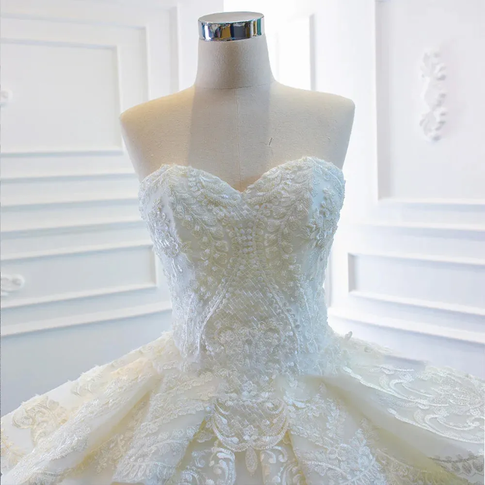 Elegant Sleeveless Ball Gown Wedding Dress Sweetheart Neck Gorgeous Bridal Dress