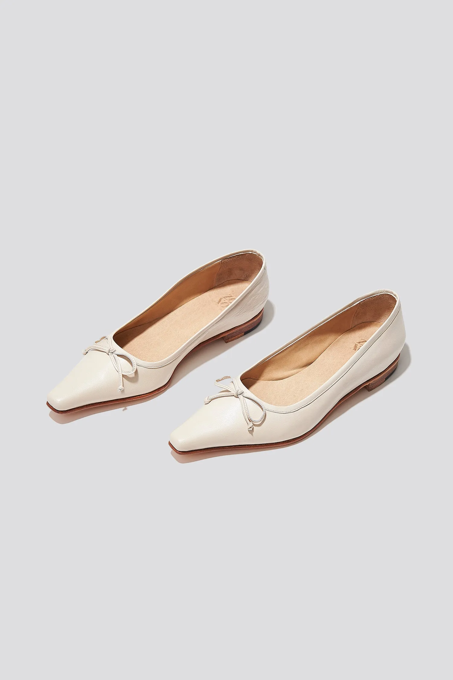 Ema Bow Ballet Flat in Marfil