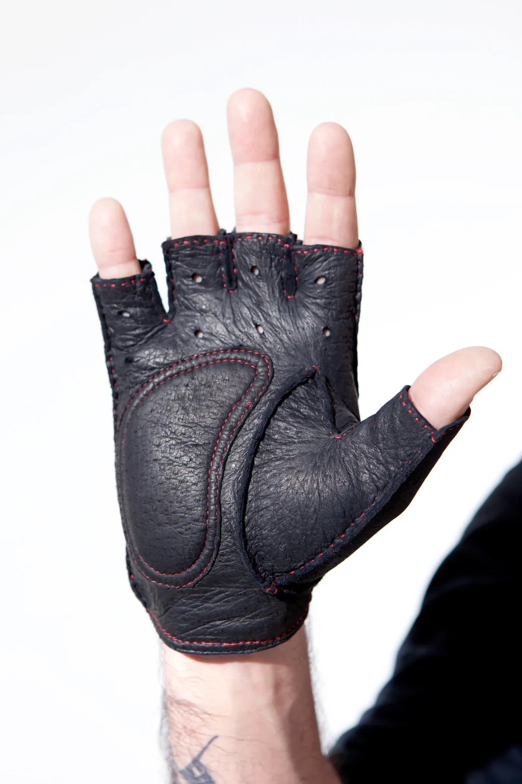 Fingerless driving peccary gloves