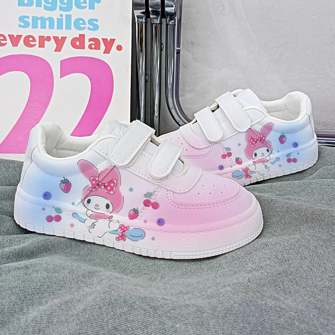 “Flying” Cartoon Print Student Sneakers Kids Size with Velcro Fastener