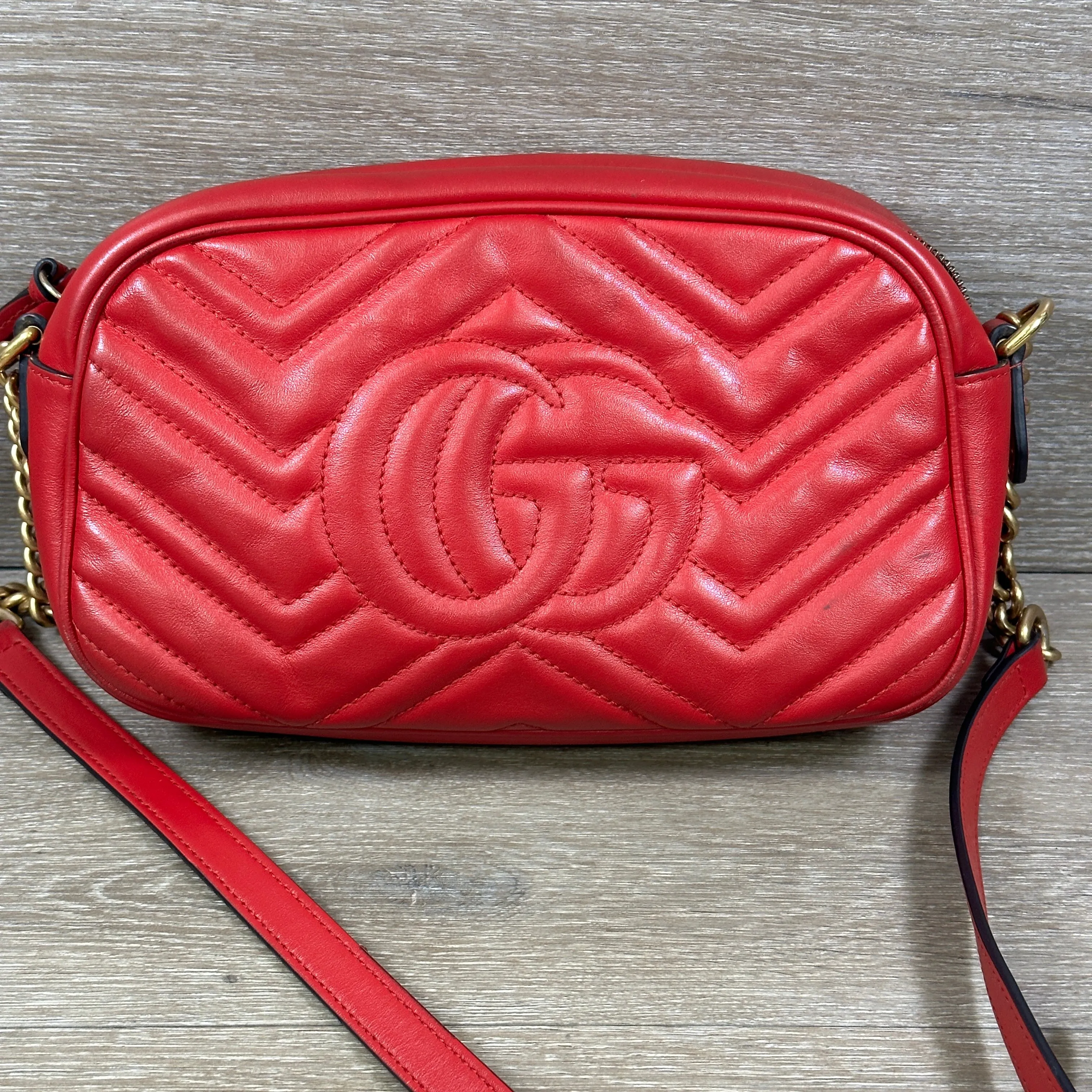 GG Marmont Small Shoulder Bag - Red