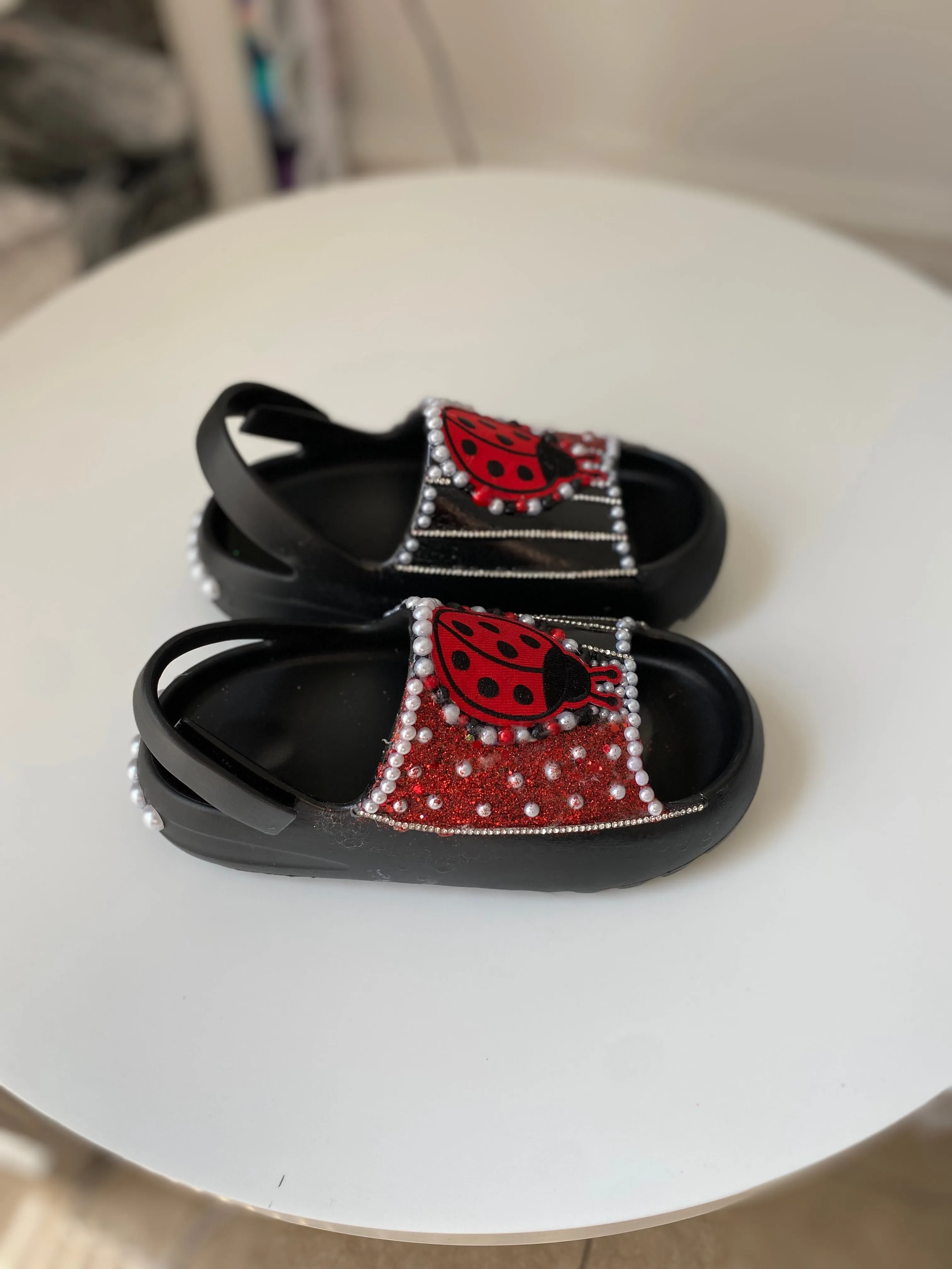 GIRLS LADY BUG SLING BACK SLIDES