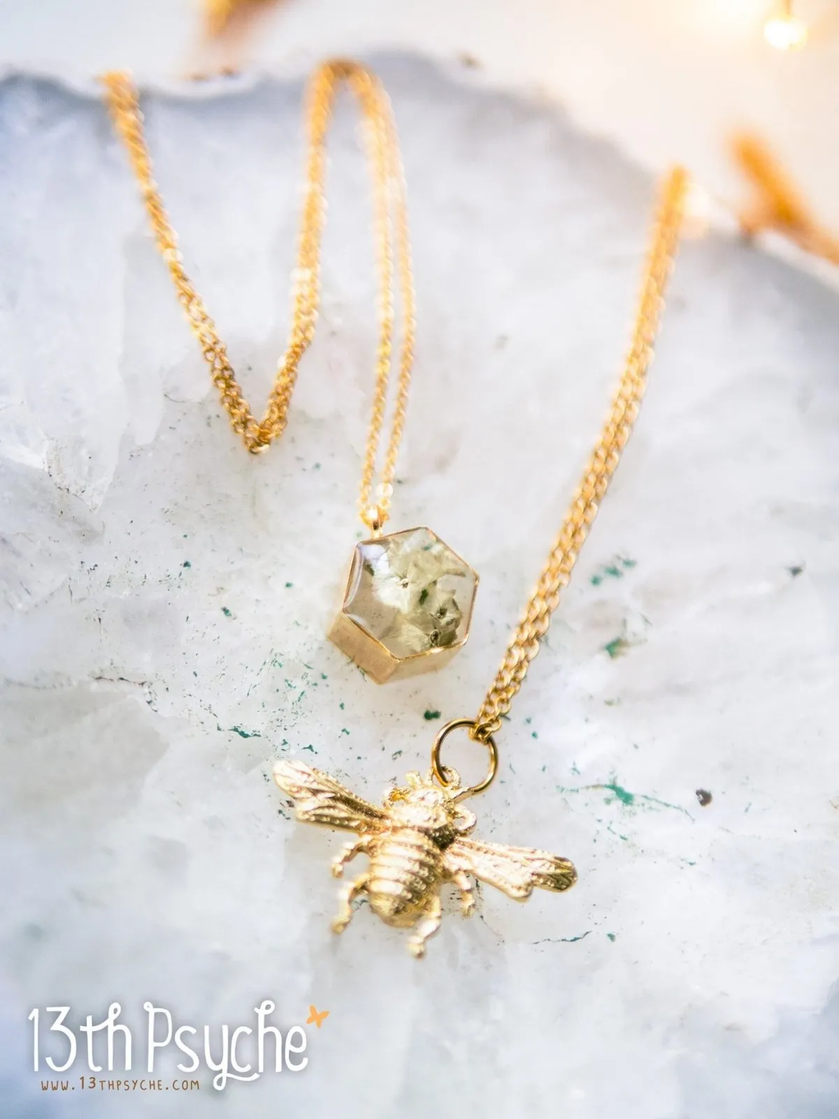 Gold bee and dried flowers double layered necklace set