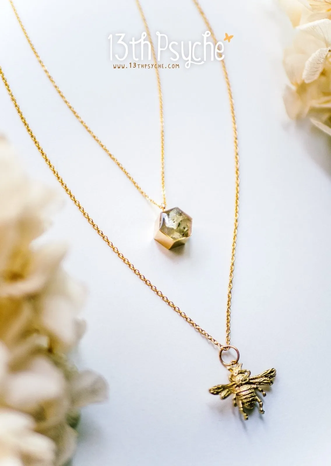 Gold bee and dried flowers double layered necklace set