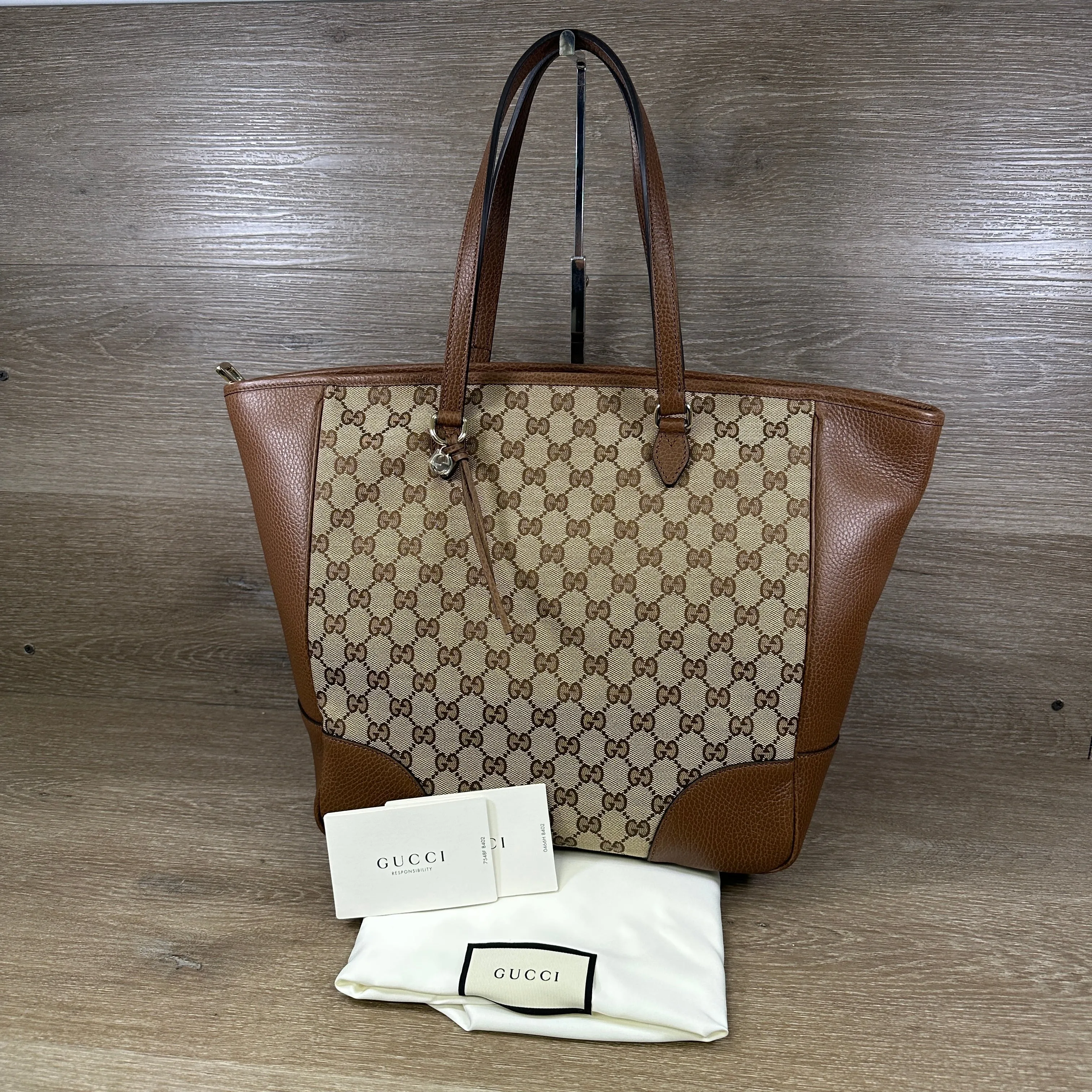 Gucci Monogram Medium Bree Zippered Tote - Beige