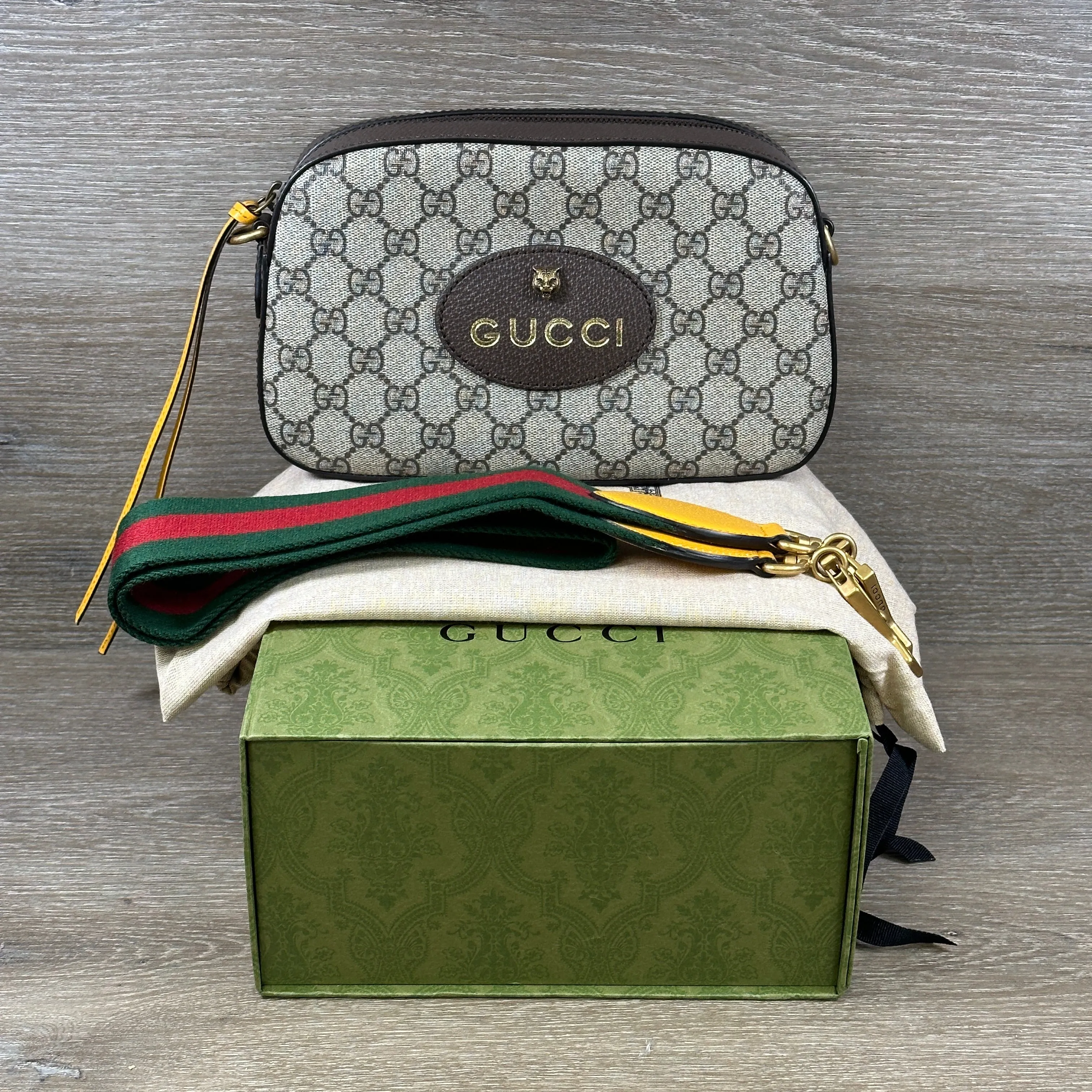 Gucci Neo Vintage GG Supreme Messenger Bag - Like New