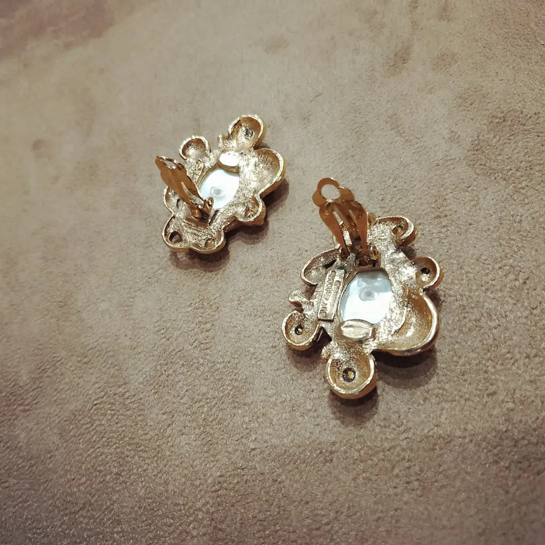 Guy Laroche Baroque pearl glass earrings